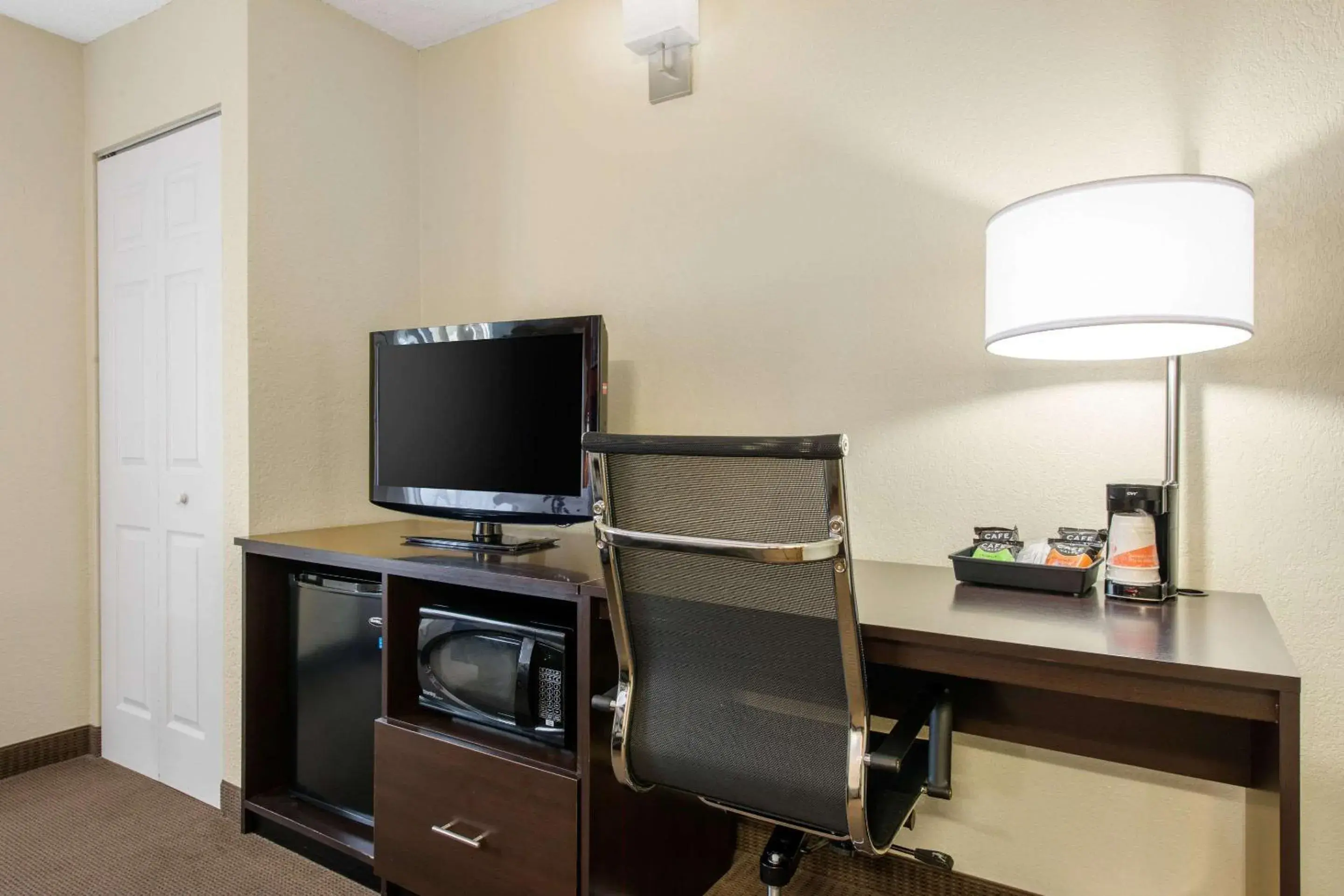 Bedroom in Sleep Inn Sarasota North Bedroom in Sleep Inn Sarasota North