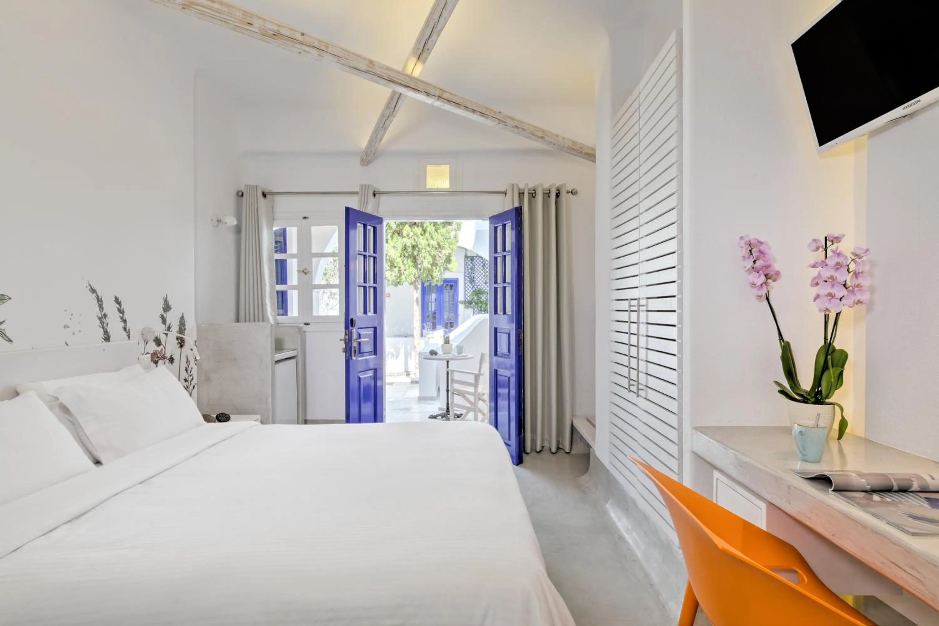 Bed in Kouros Village Hotel - Adults Only