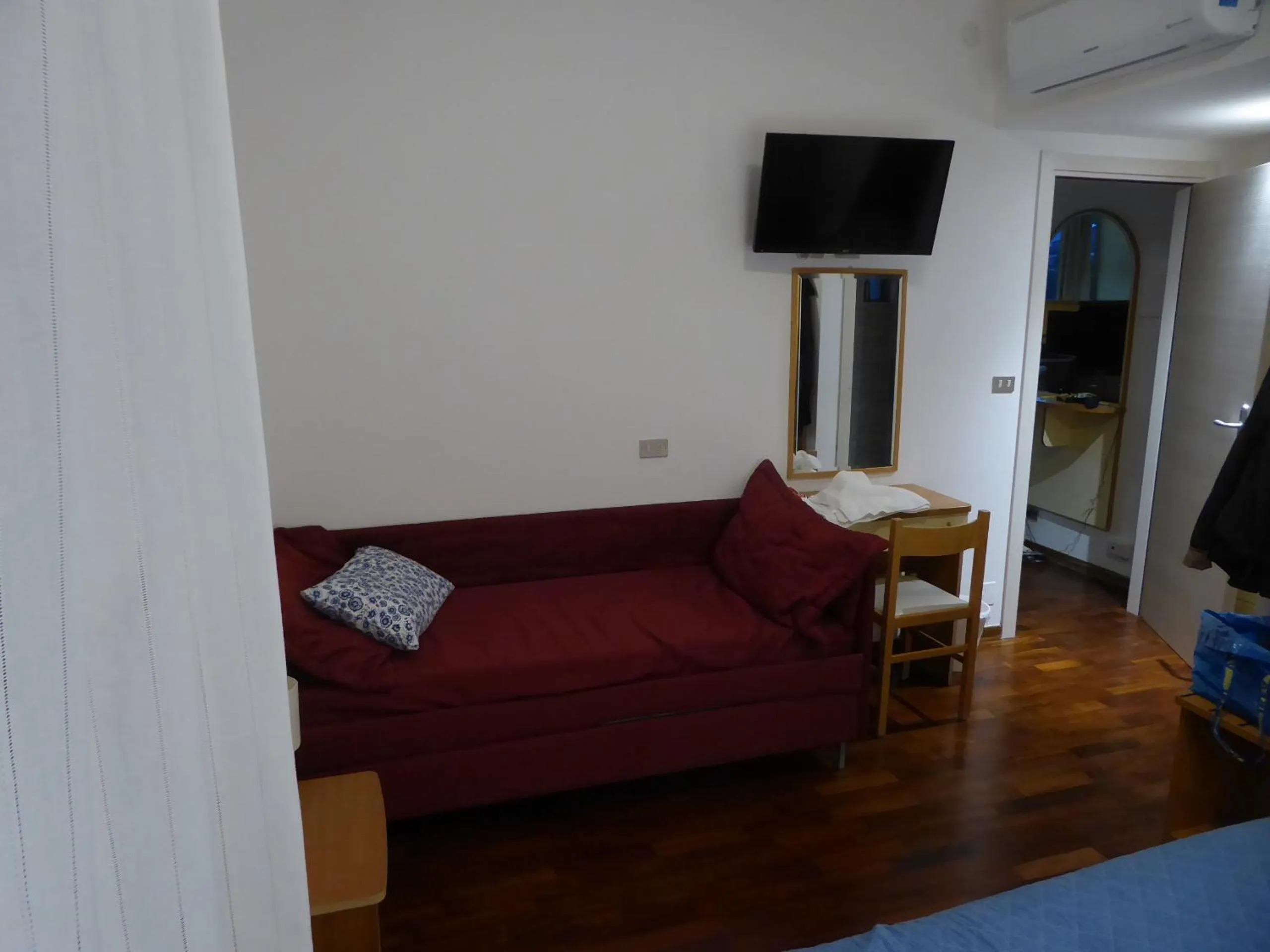 Photo of the whole room in Albergo Vittoria