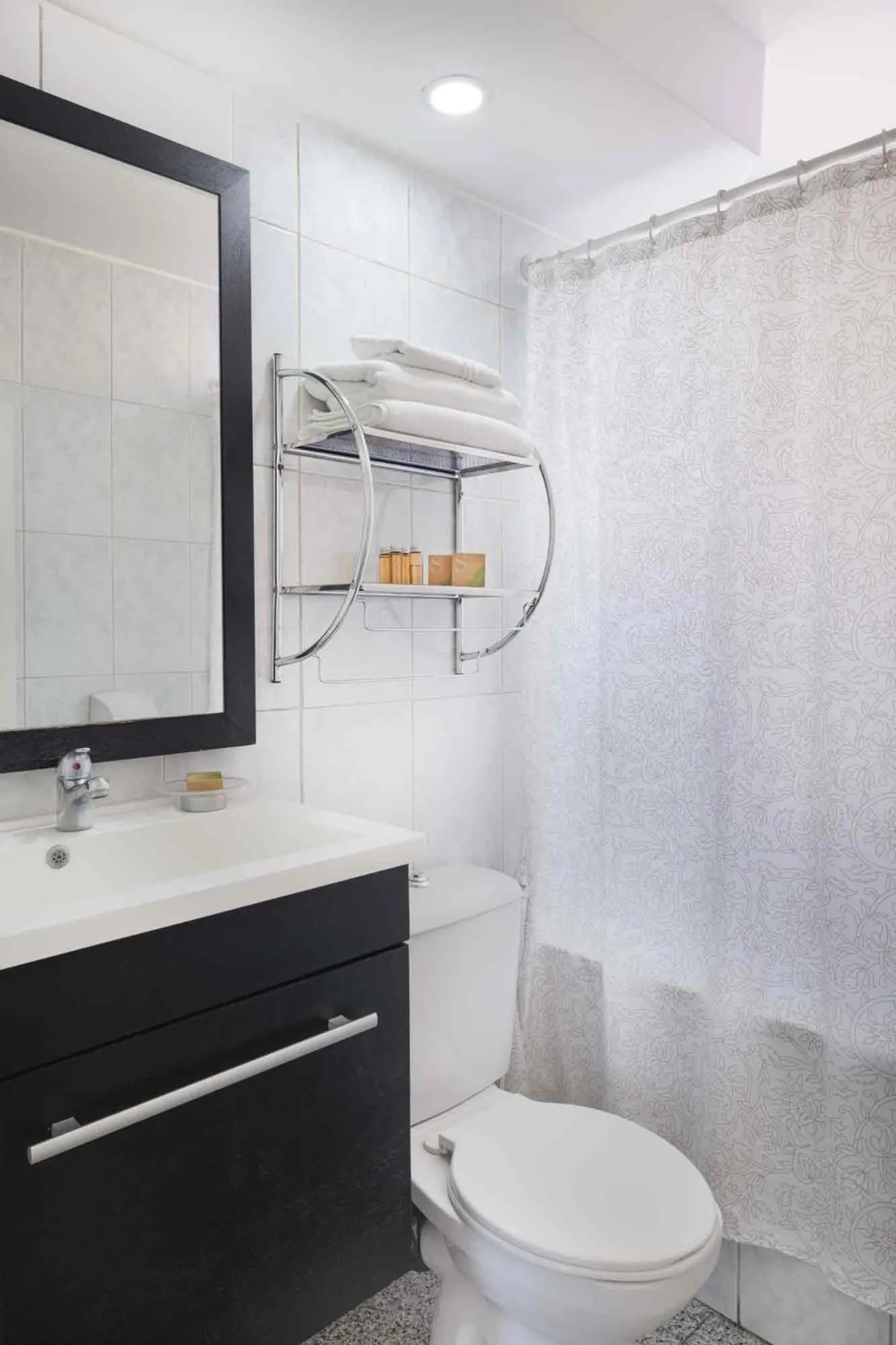 Bathroom in Santa Magdalena Apartments