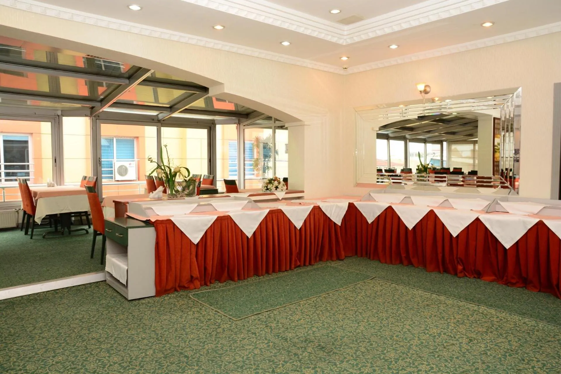 Restaurant/places to eat in Turk Inn Uzcan Hotel