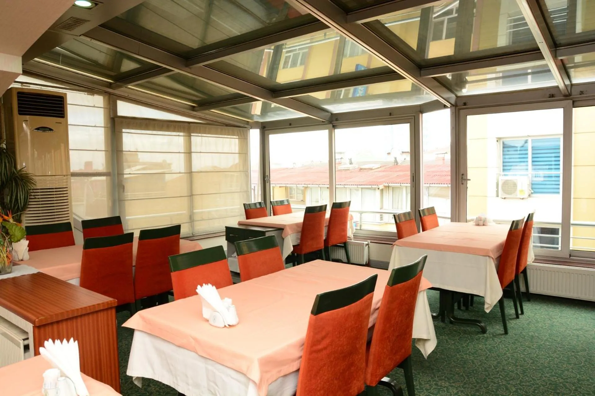 Restaurant/places to eat in Turk Inn Uzcan Hotel