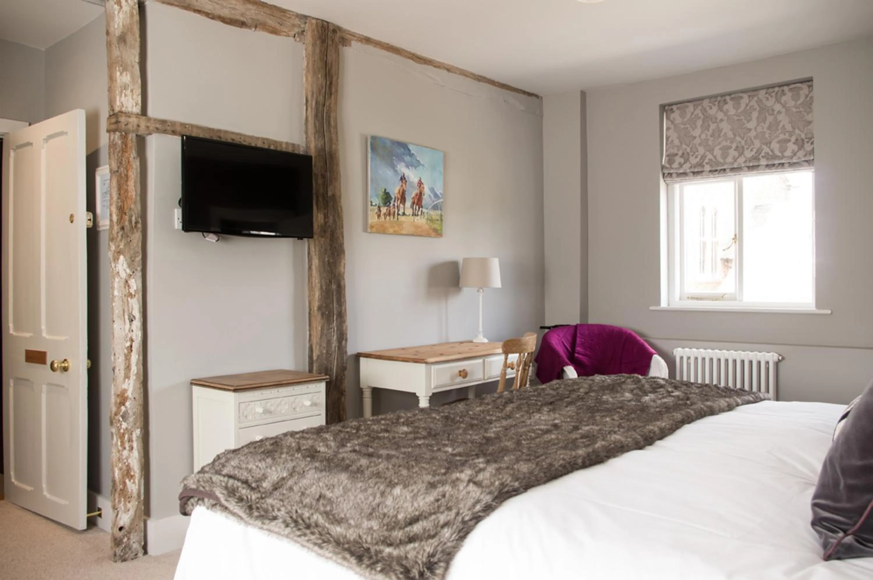 Bedroom, Bed in The Greyhound Inn