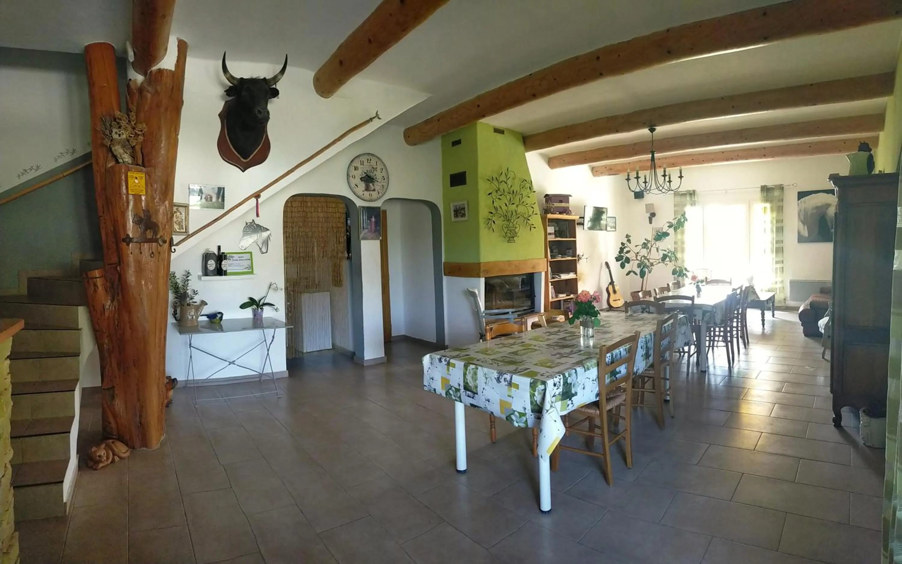 Breakfast in La Sarriette - Chambres d'hôtes et gîte d'étape à Eygalières