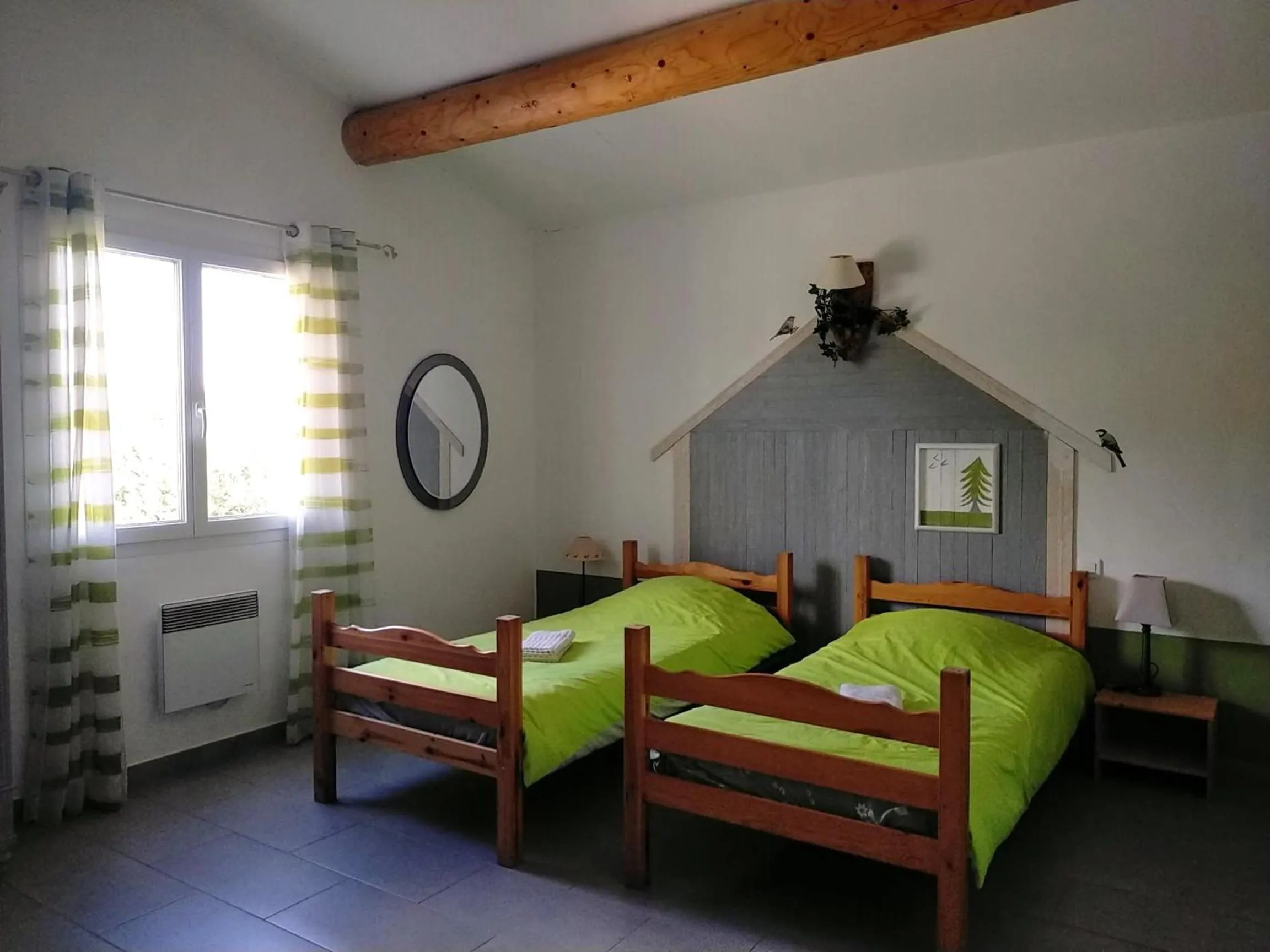 Photo of the whole room, Bed in La Sarriette - Chambres d'hôtes et gîte d'étape à Eygalières