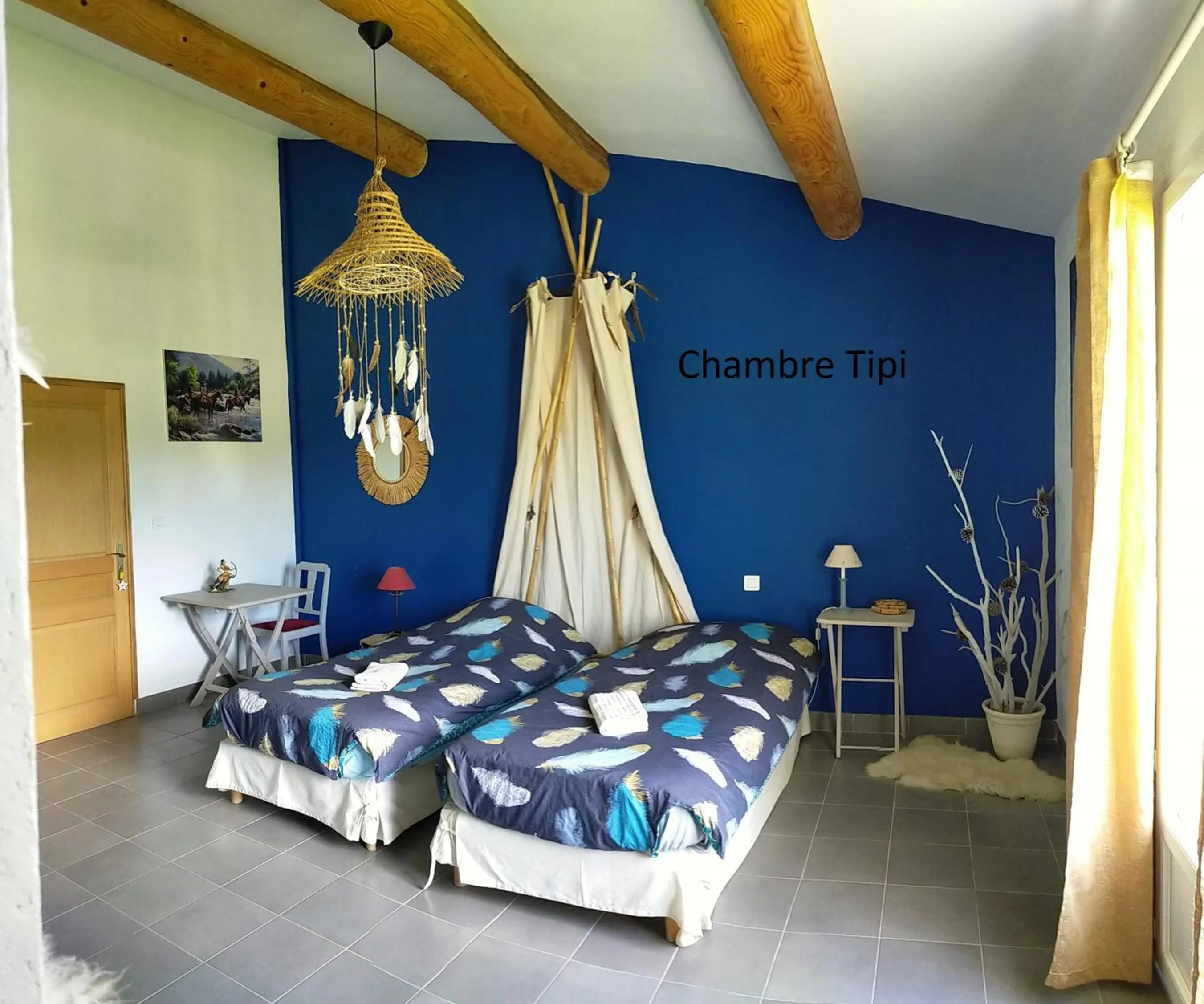 Property building, Bed in La Sarriette - Chambres d'hôtes et gîte d'étape à Eygalières