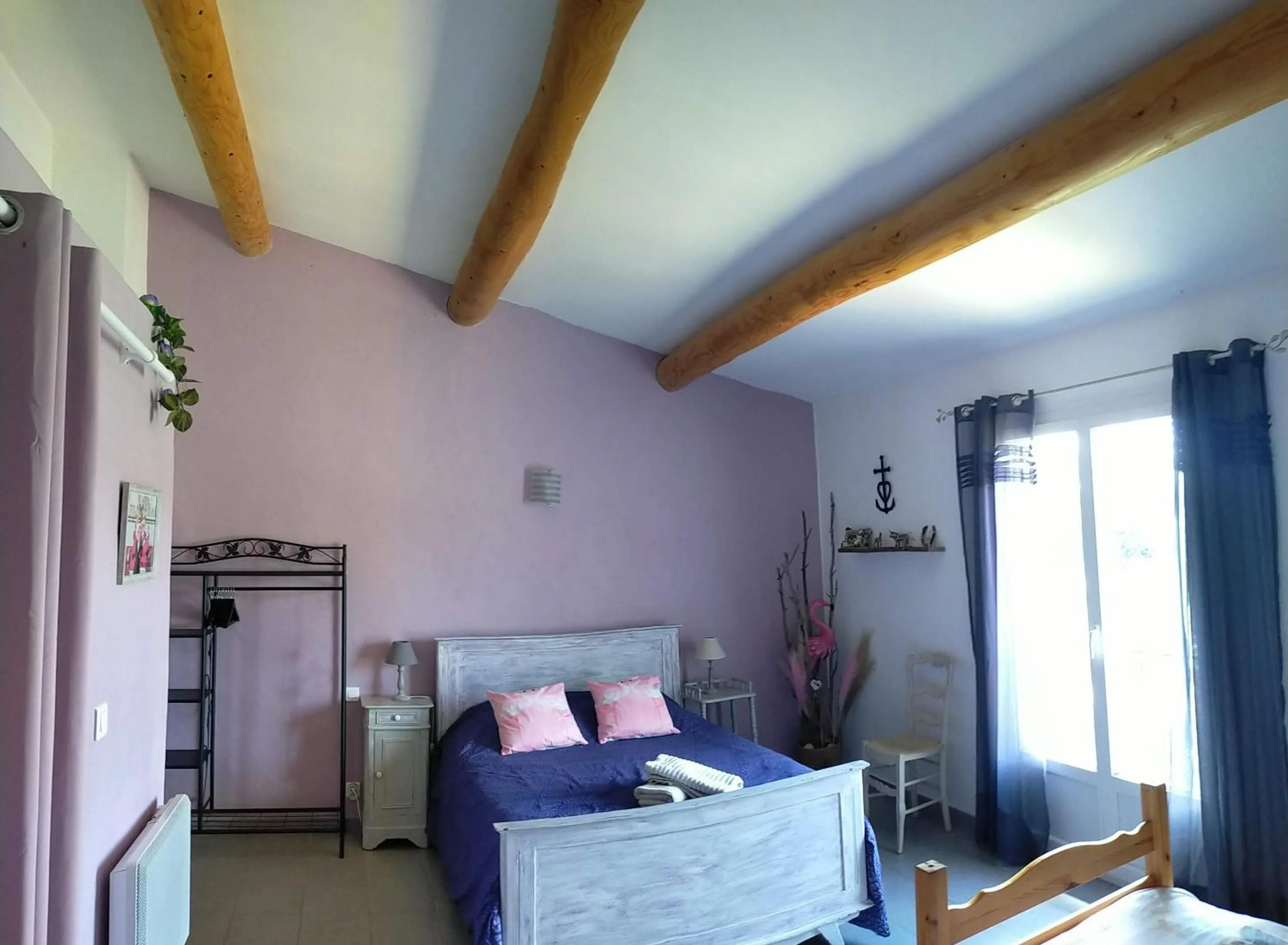 Photo of the whole room, Bed in La Sarriette - Chambres d'hôtes et gîte d'étape à Eygalières