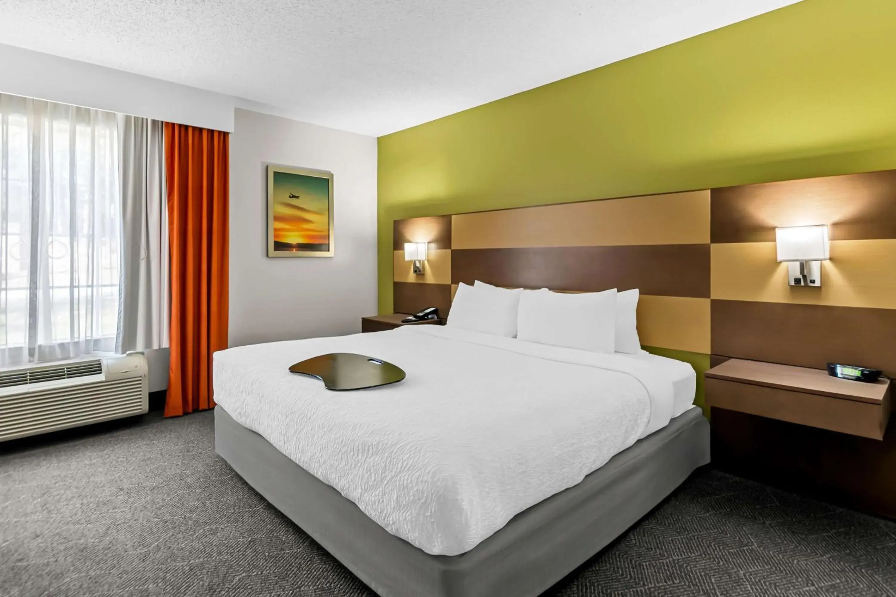 King Room with Bath Tub - Disability Access/Non-Smoking in Best Western Niceville - Eglin AFB Hotel King Room with Bath Tub - Disability Access/Non-Smoking in Best Western Niceville - Eglin AFB Hotel