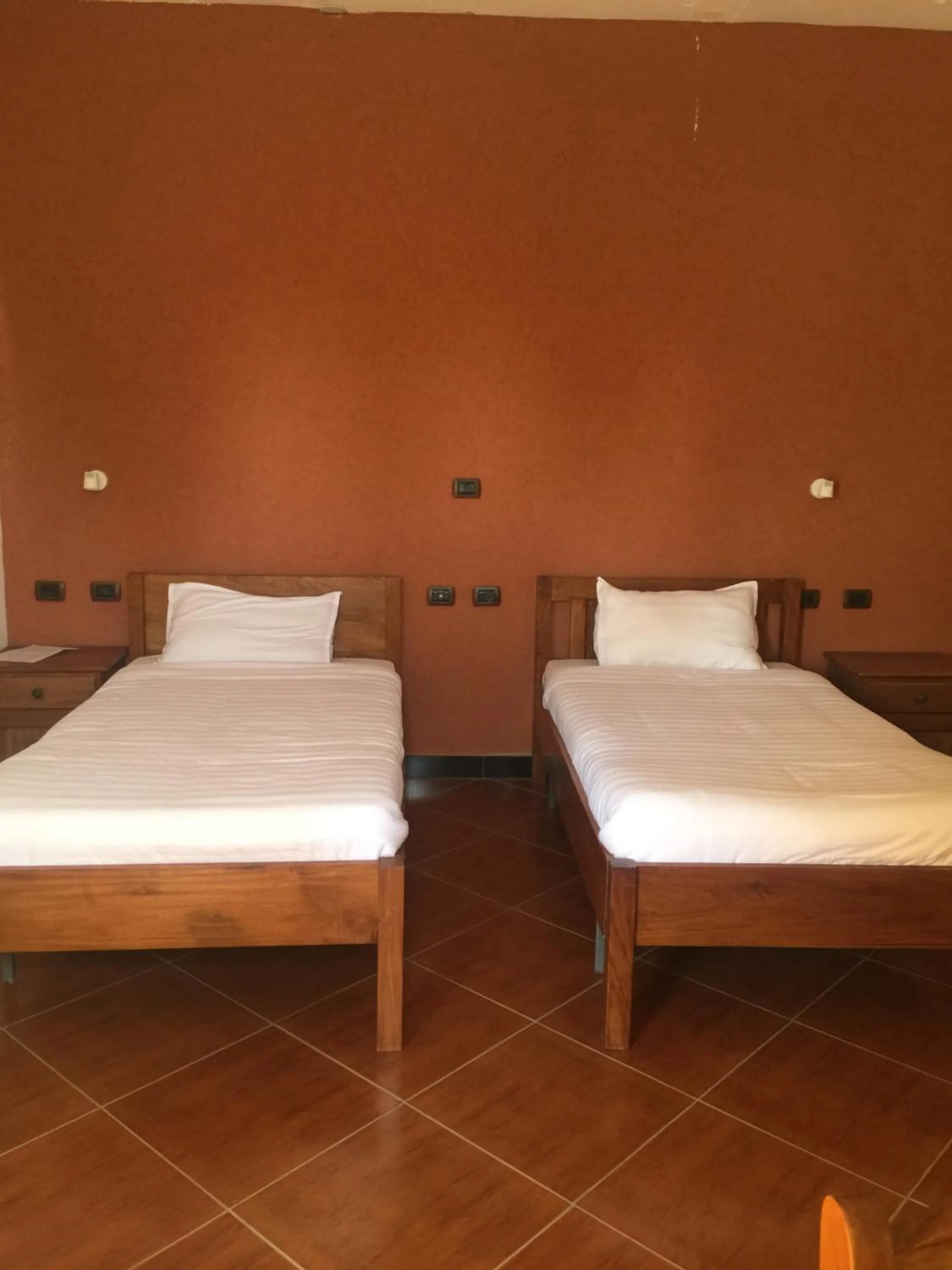Property building, Bed in Harbe Hotel