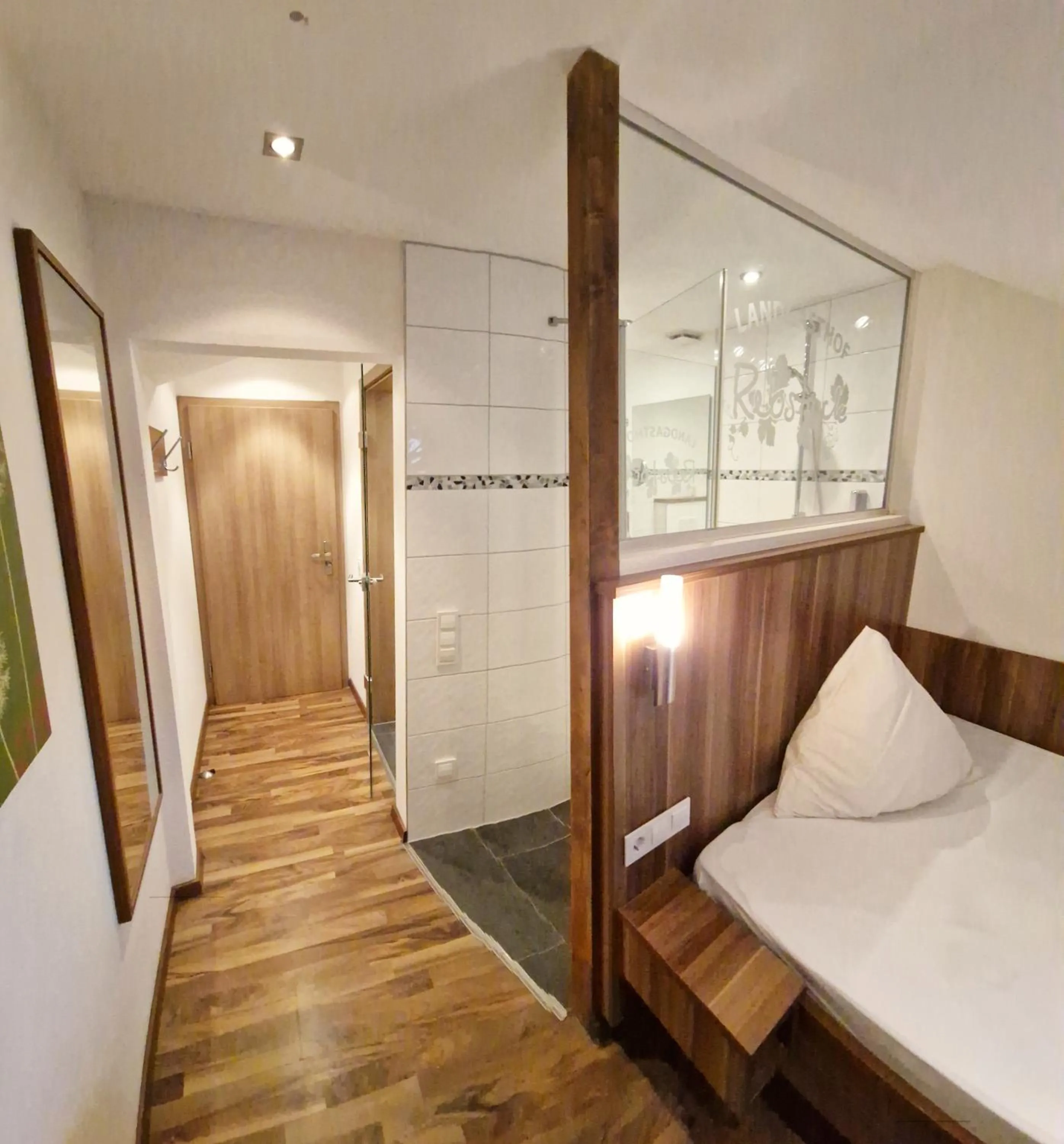 Bed in Landgasthof Rebstock