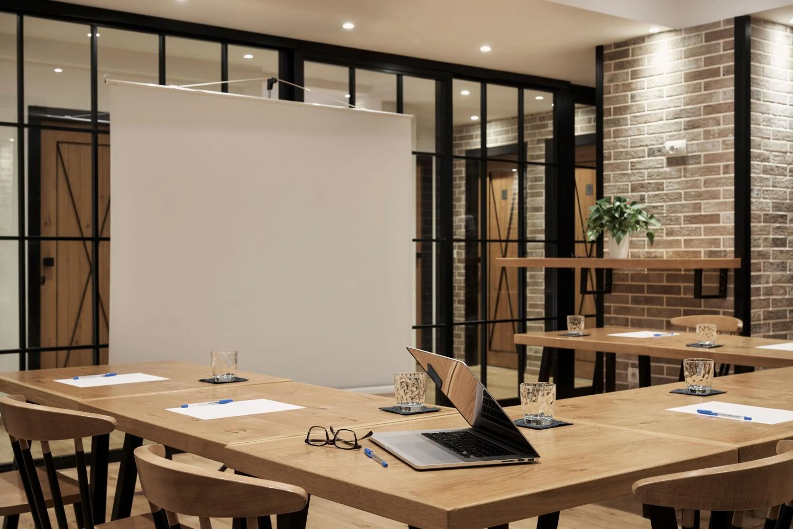 Meeting/conference room in Olive Green Hotel