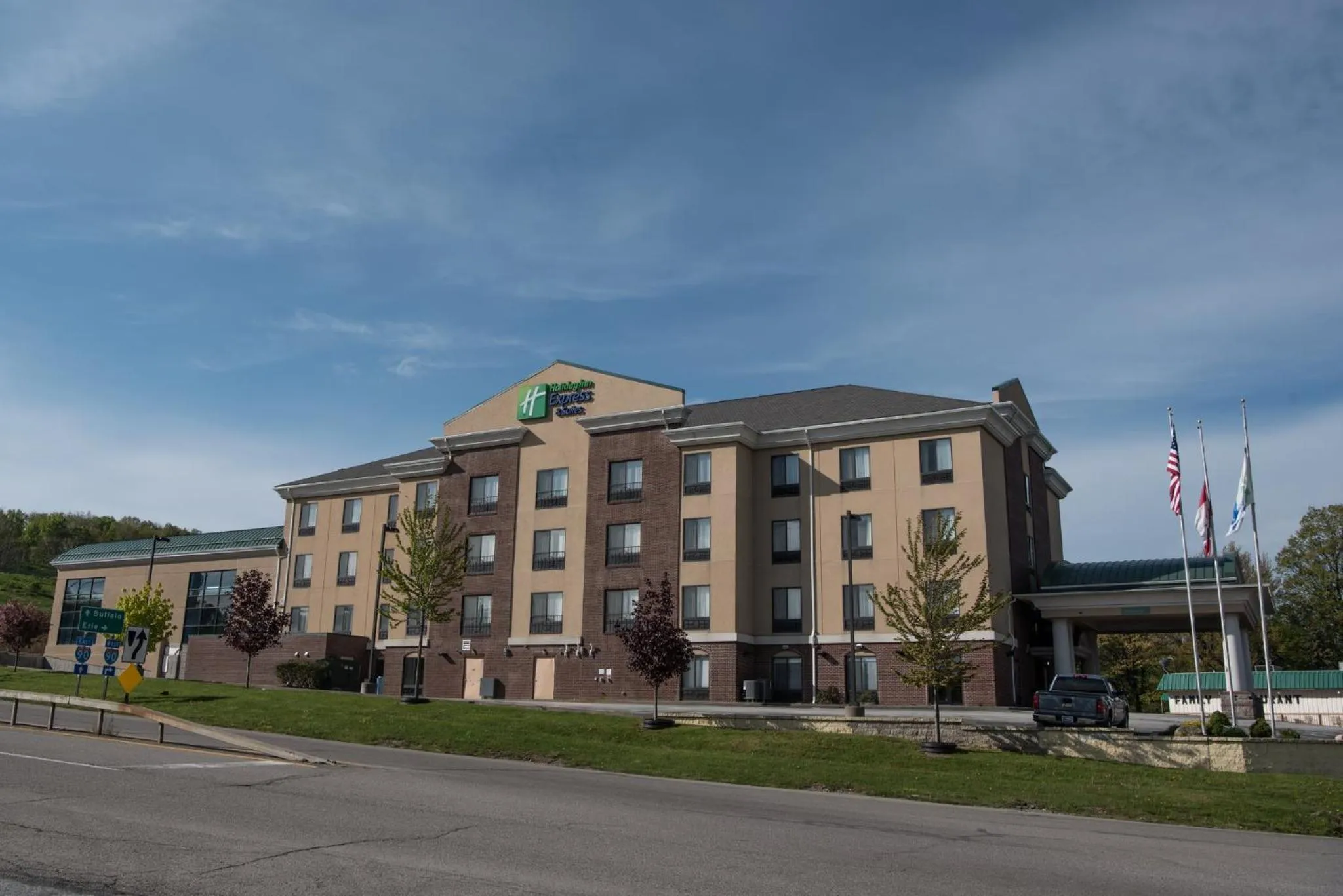 Property building in Holiday Inn Express Hotel & Suites Erie an IHG Hotel