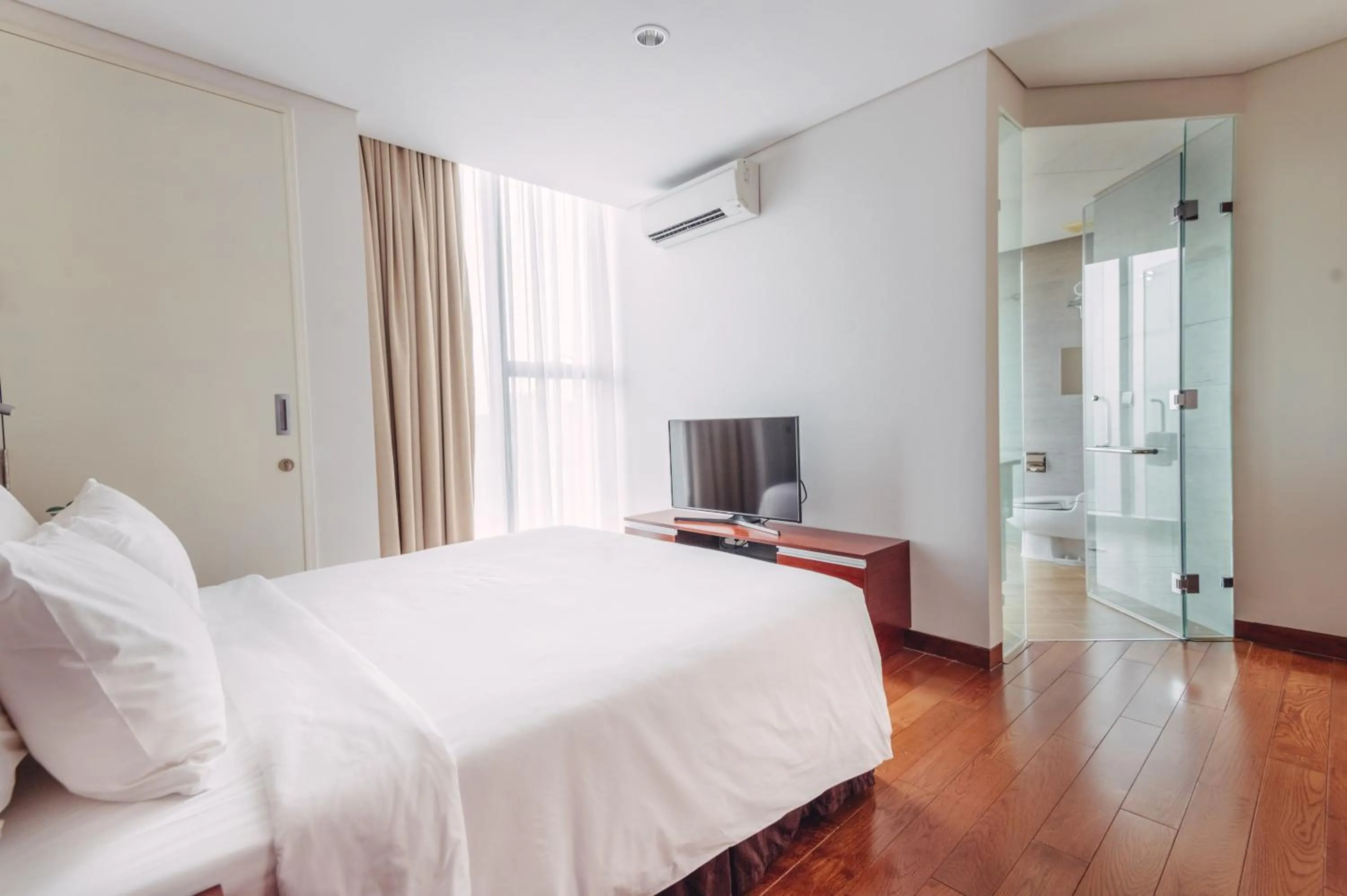 Bedroom, Bed in SILA Urban Living