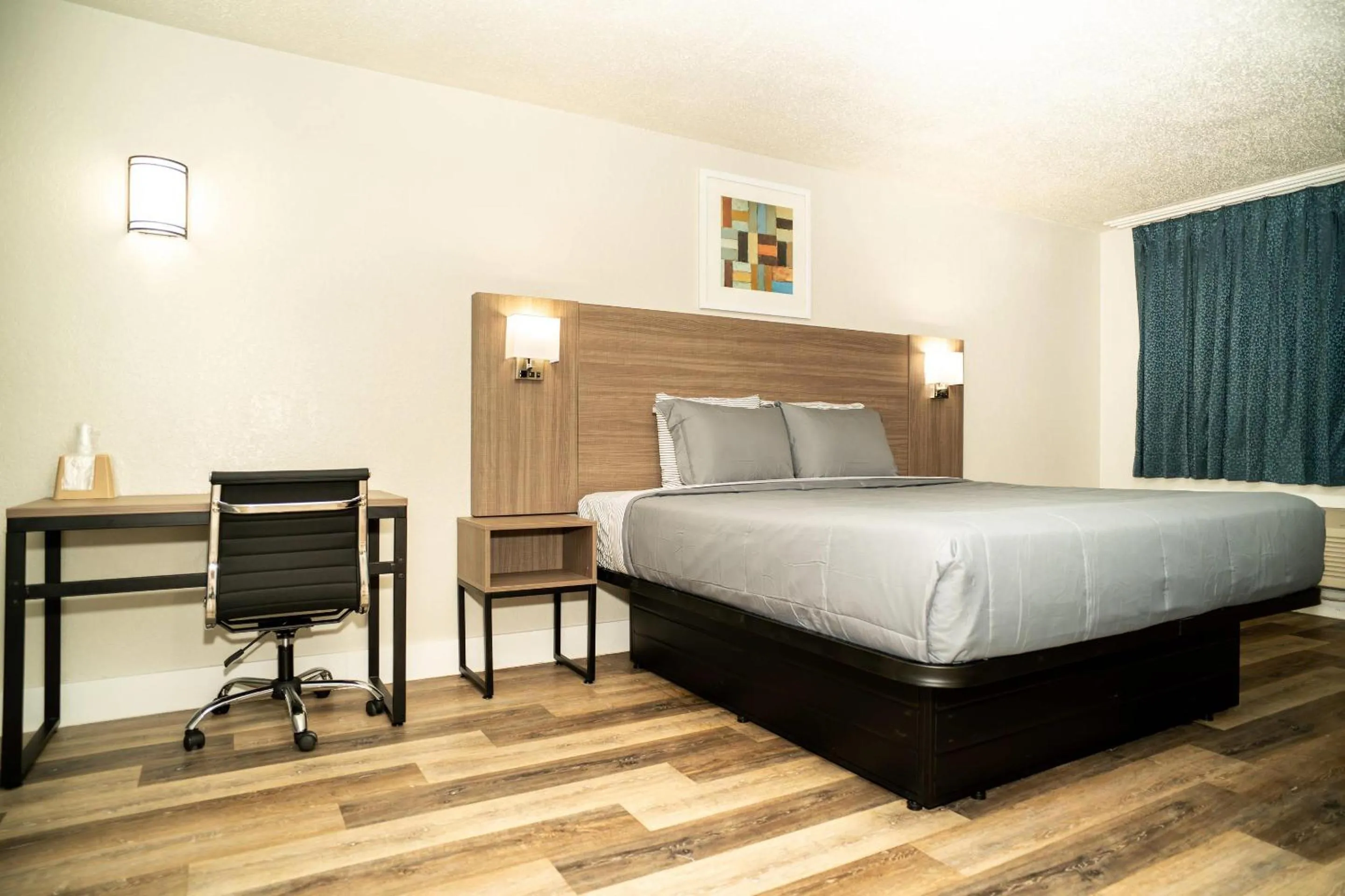 Bedroom, Bed in Rodeway Inn Near Ybor City - Casino