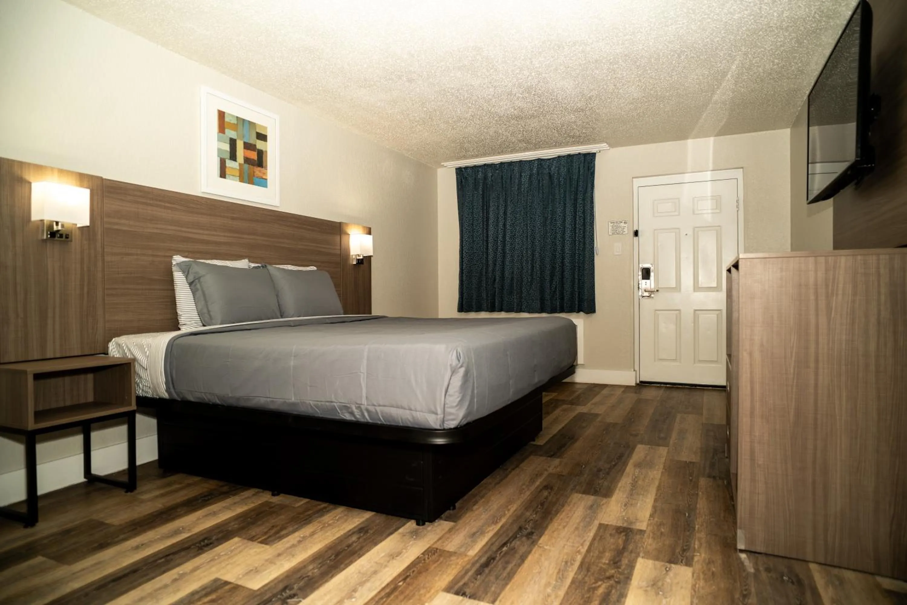 Bed in Rodeway Inn Near Ybor City - Casino