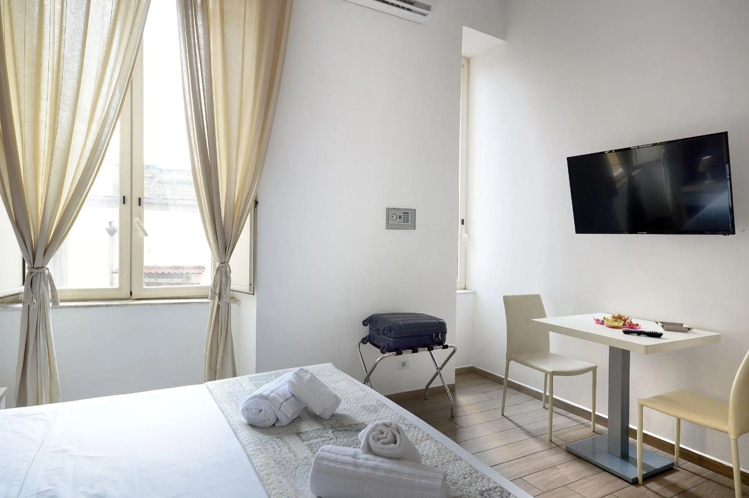 TV and multimedia, Bed in B&B Funikuli Funikula