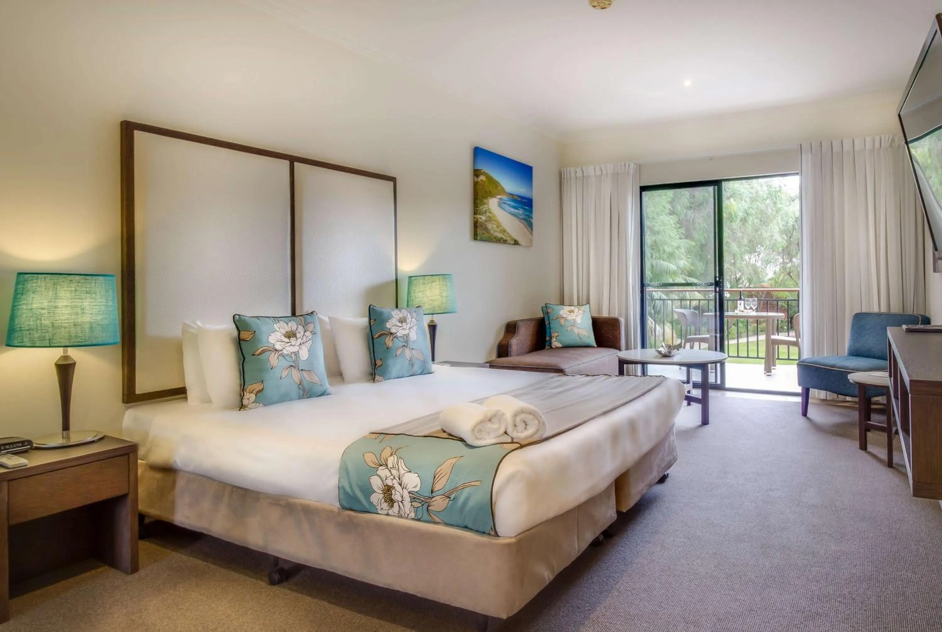 Photo of the whole room, Bed in Club Wyndham Dunsborough, Trademark Collection by Wyndham