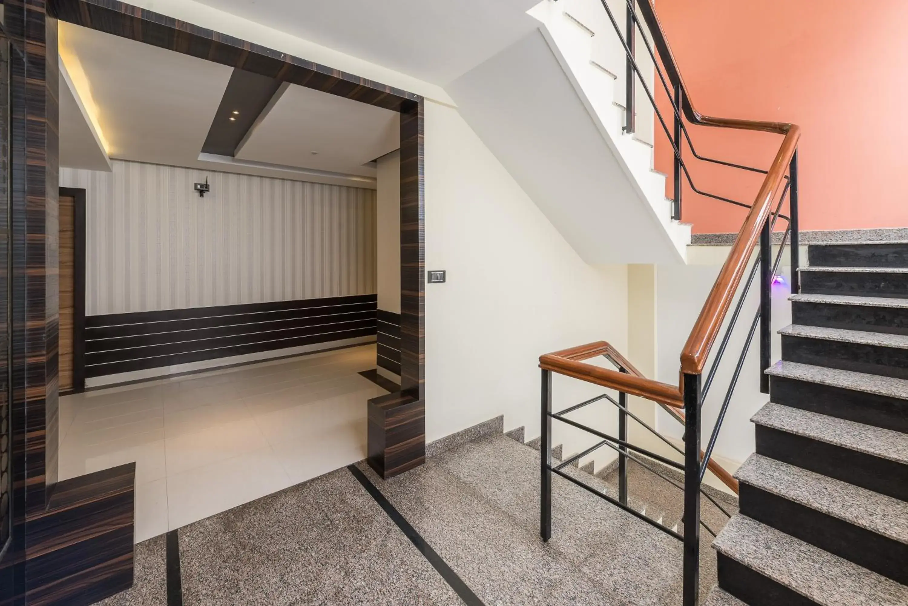 Lobby or reception in Treebo Raj Premier, Indiranagar Lobby or reception in Treebo Raj Premier, Indiranagar