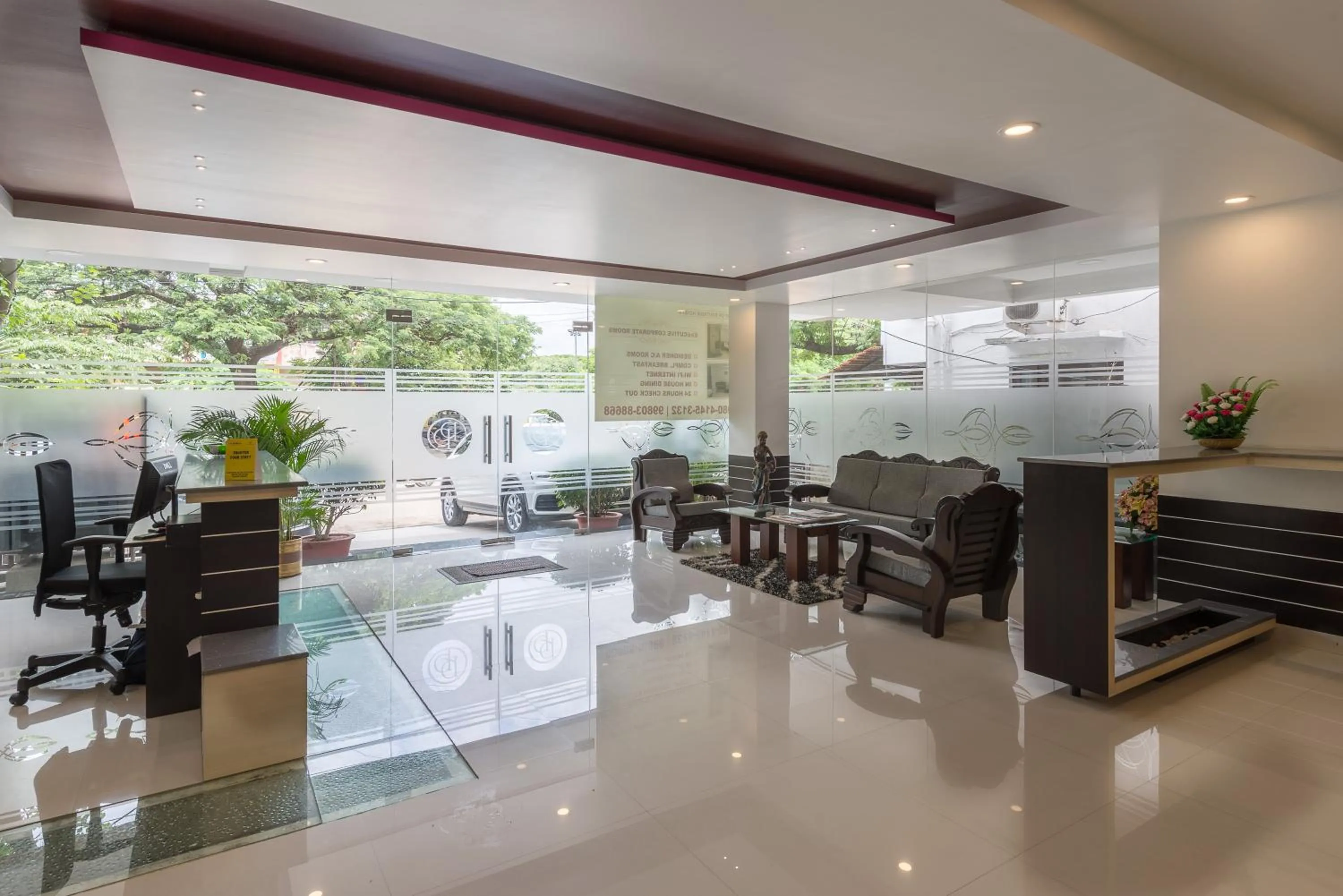 Lobby or reception in Treebo Raj Premier, Indiranagar