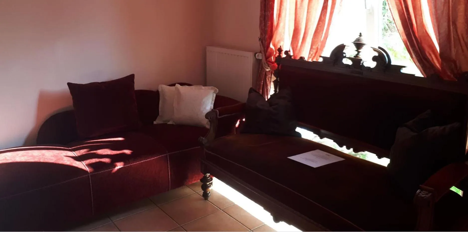 Library in Mediterran Hotel Juwel