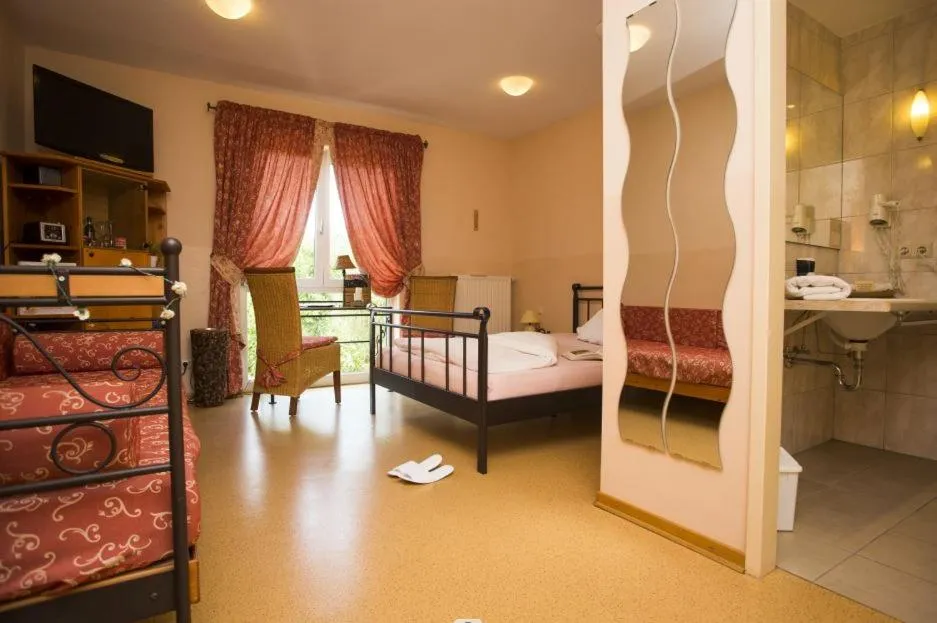 Photo of the whole room, Bed in Mediterran Hotel Juwel