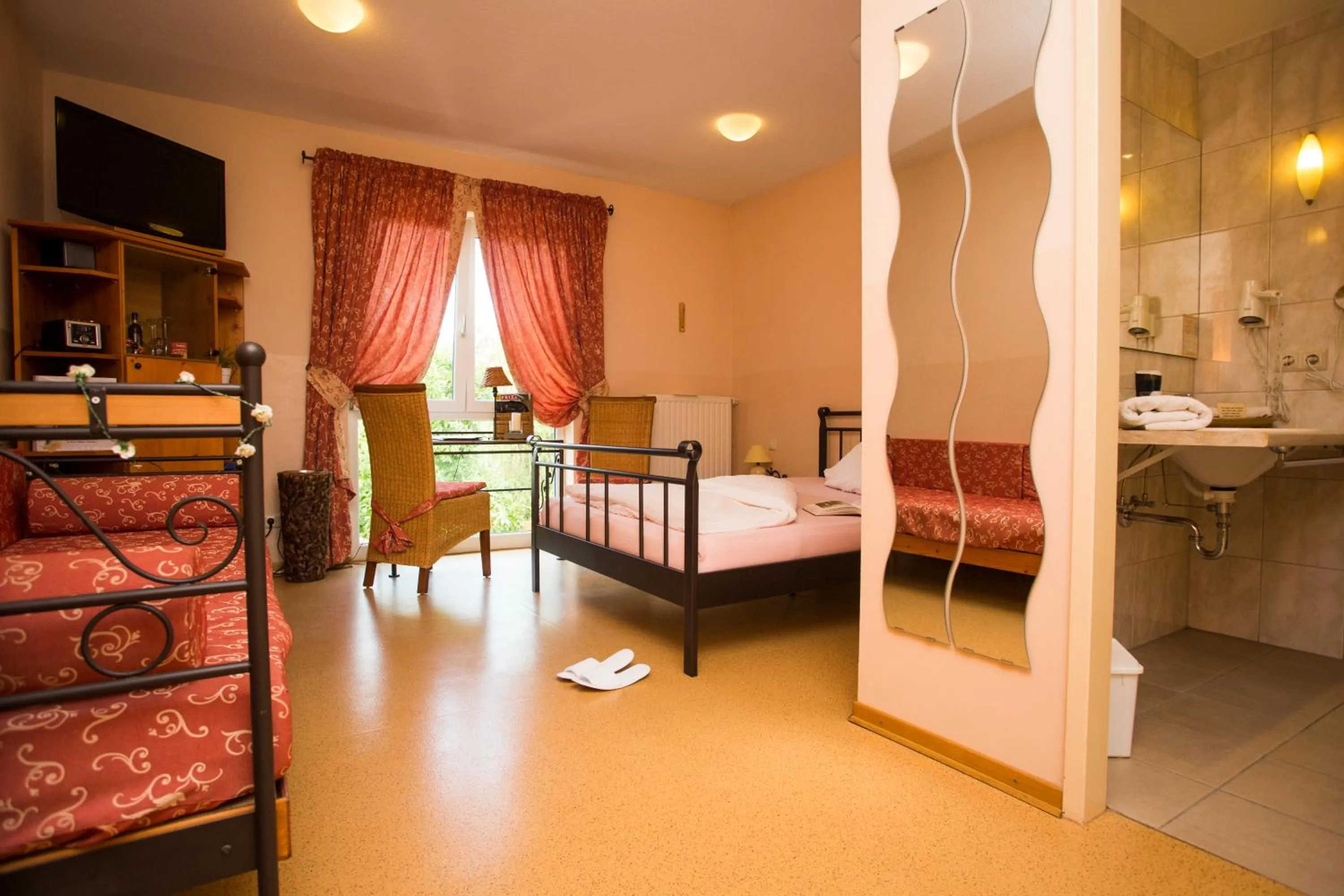 Photo of the whole room, Bed in Mediterran Hotel Juwel