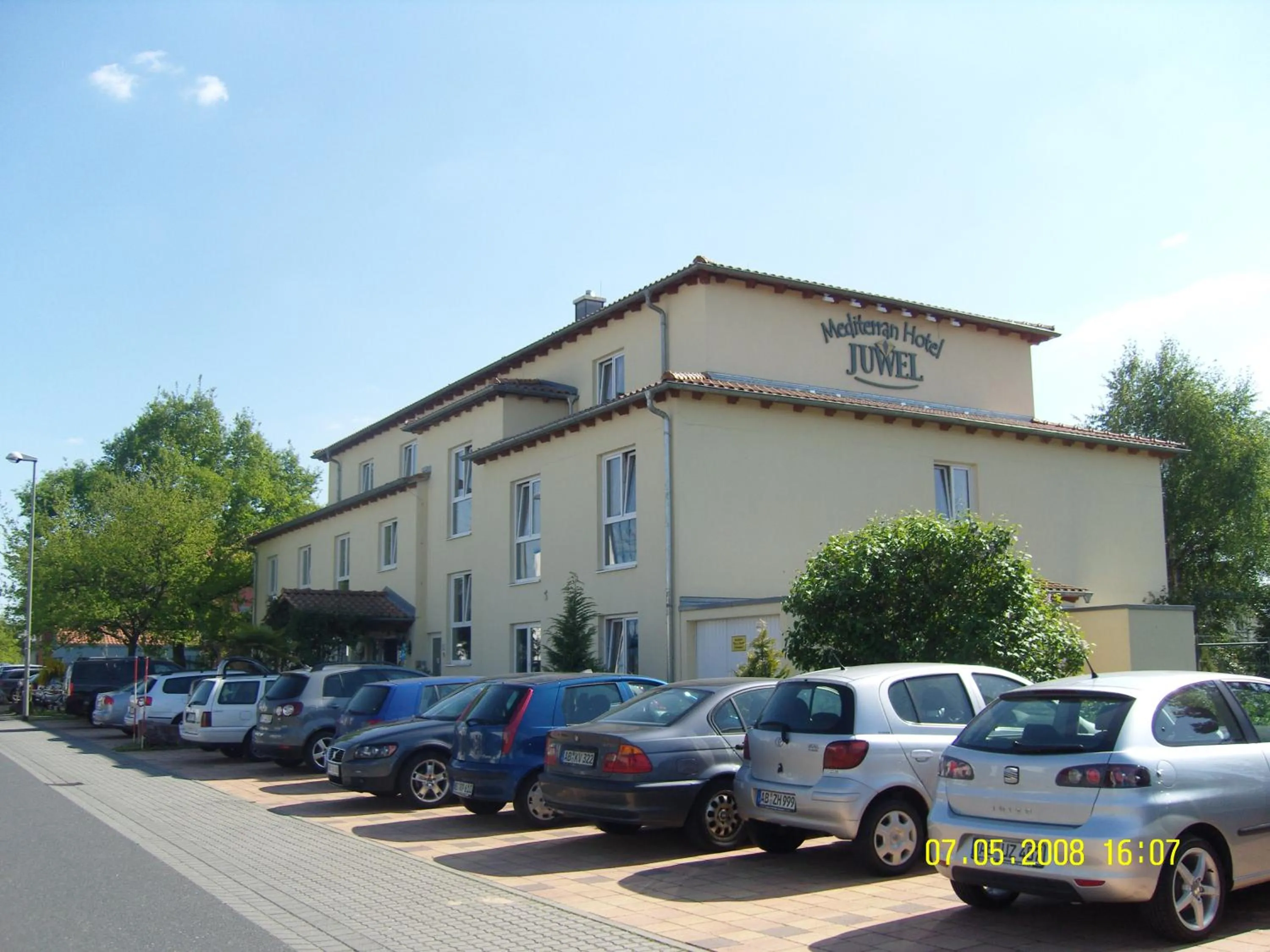 Parking in Mediterran Hotel Juwel