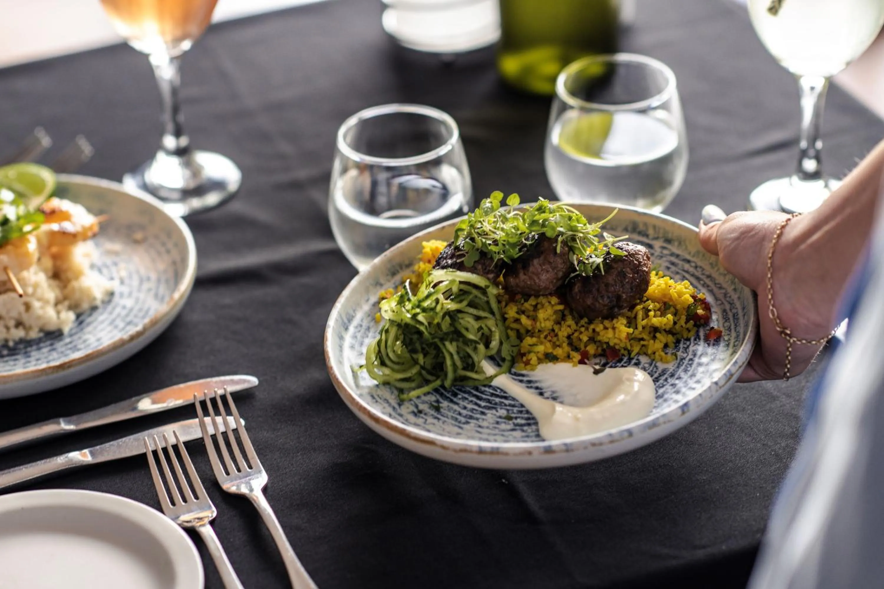 Food and drinks in Hospitality Esperance SureStay Collection by Best Western