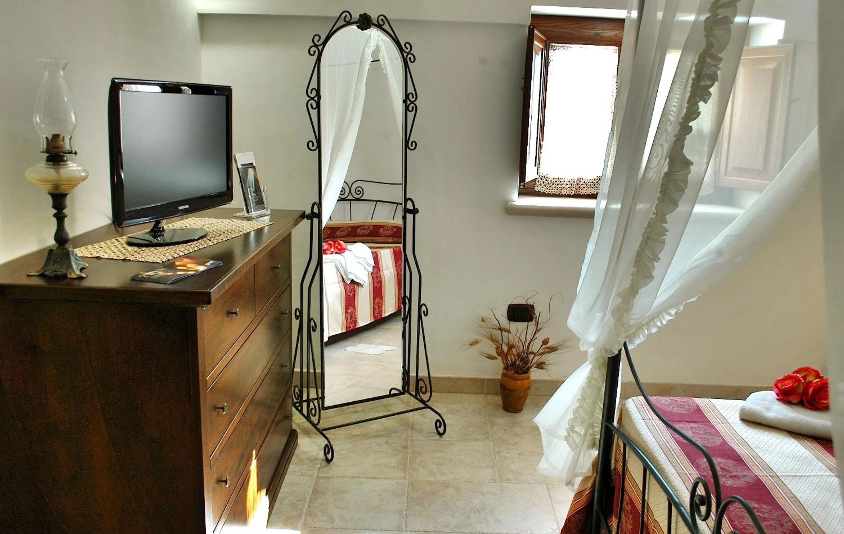 Decorative detail in Trulli IsAgo