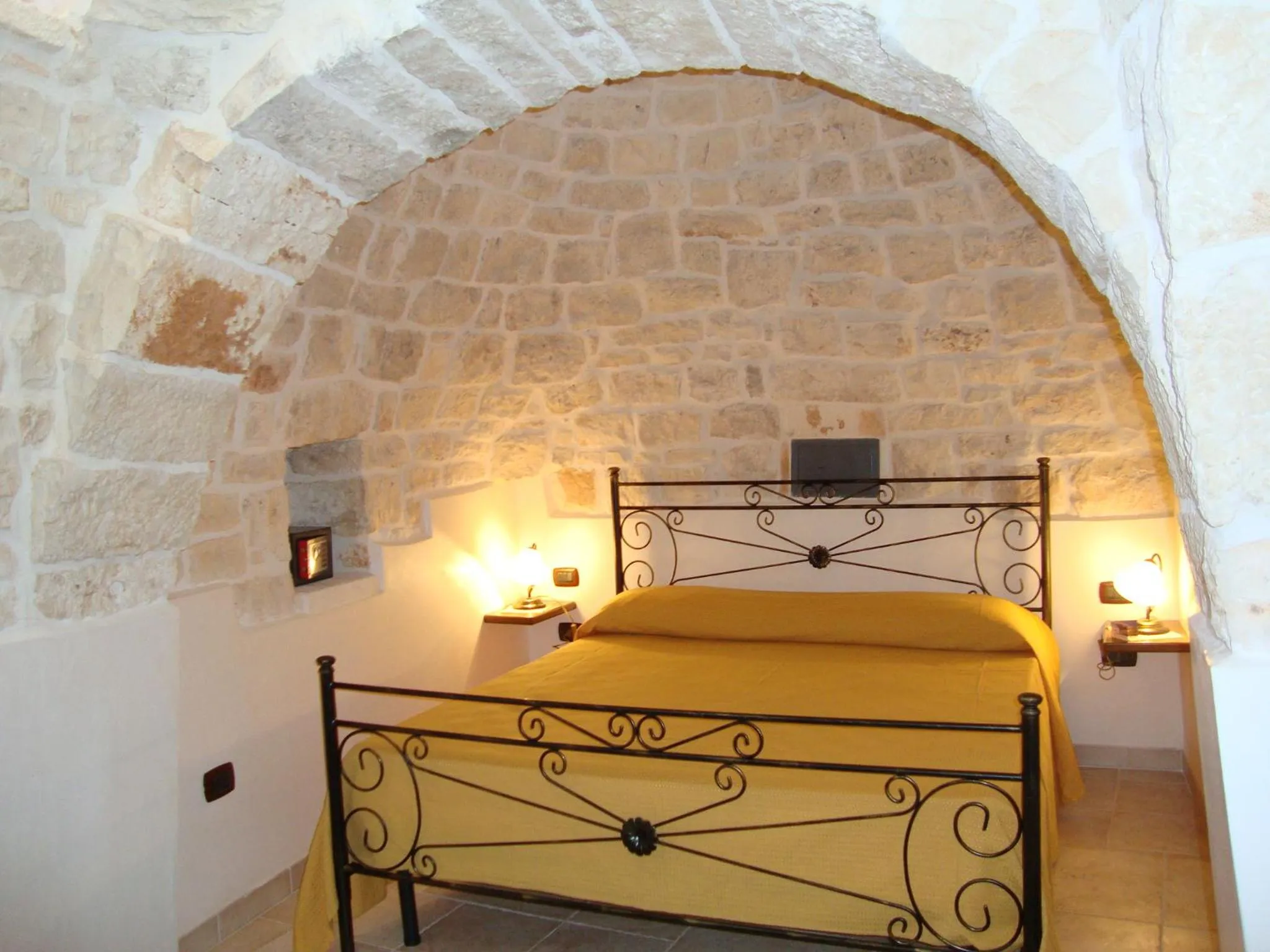 Photo of the whole room in Trulli IsAgo