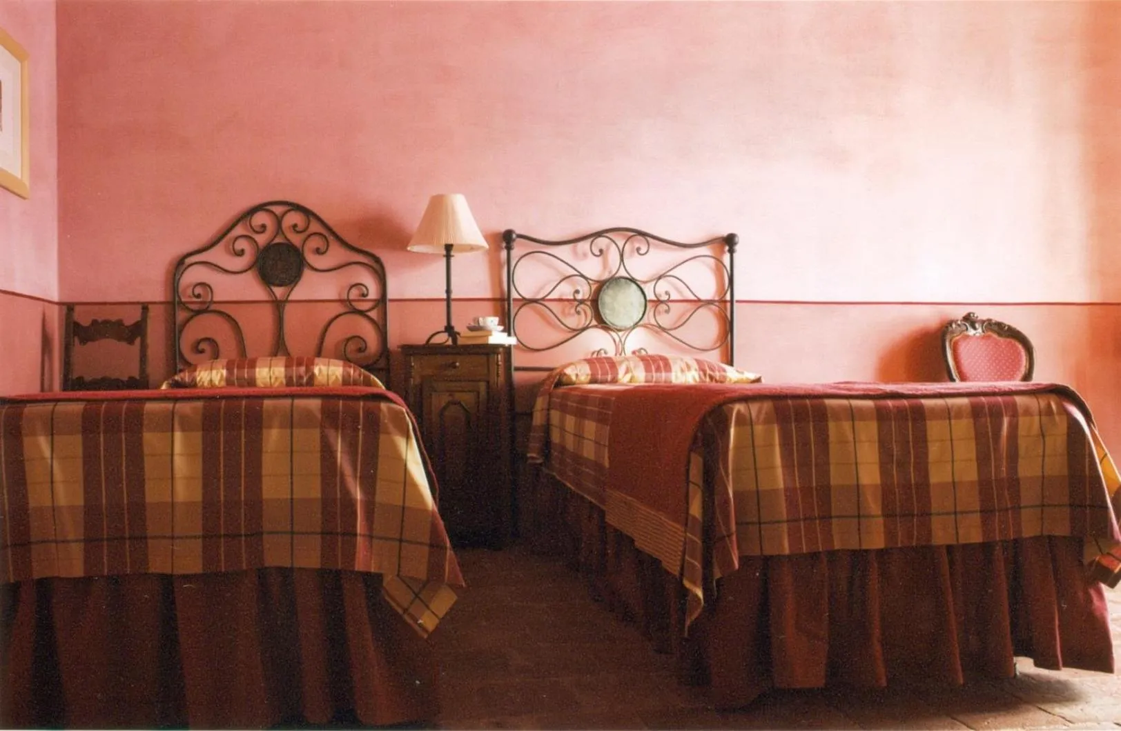 Photo of the whole room, Bed in L'Atelier di Pierflavio Gallina