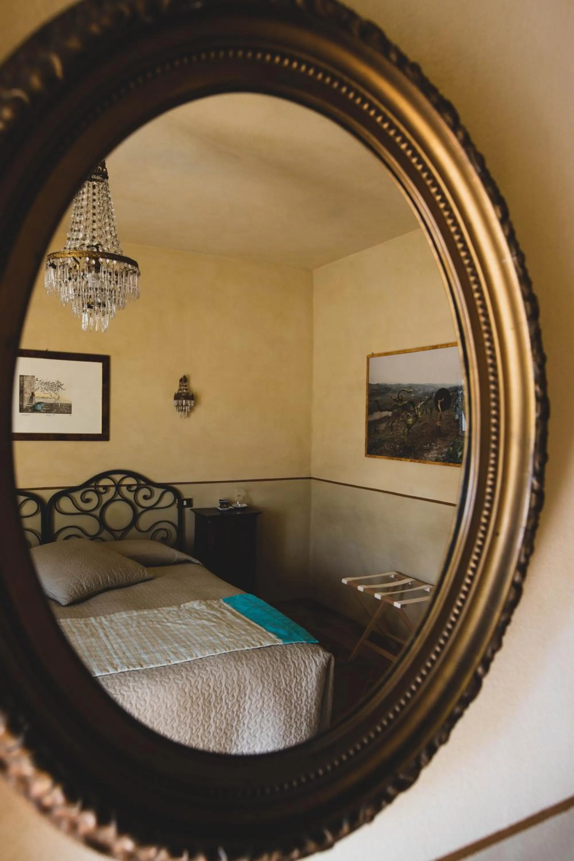 Decorative detail, Bed in L'Atelier di Pierflavio Gallina