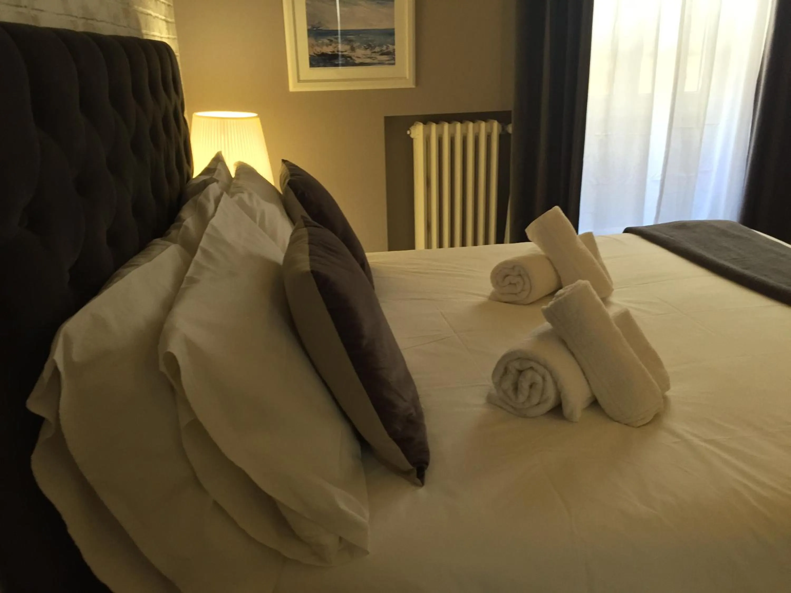 Deluxe Queen Suite in 29 Venti Luxury