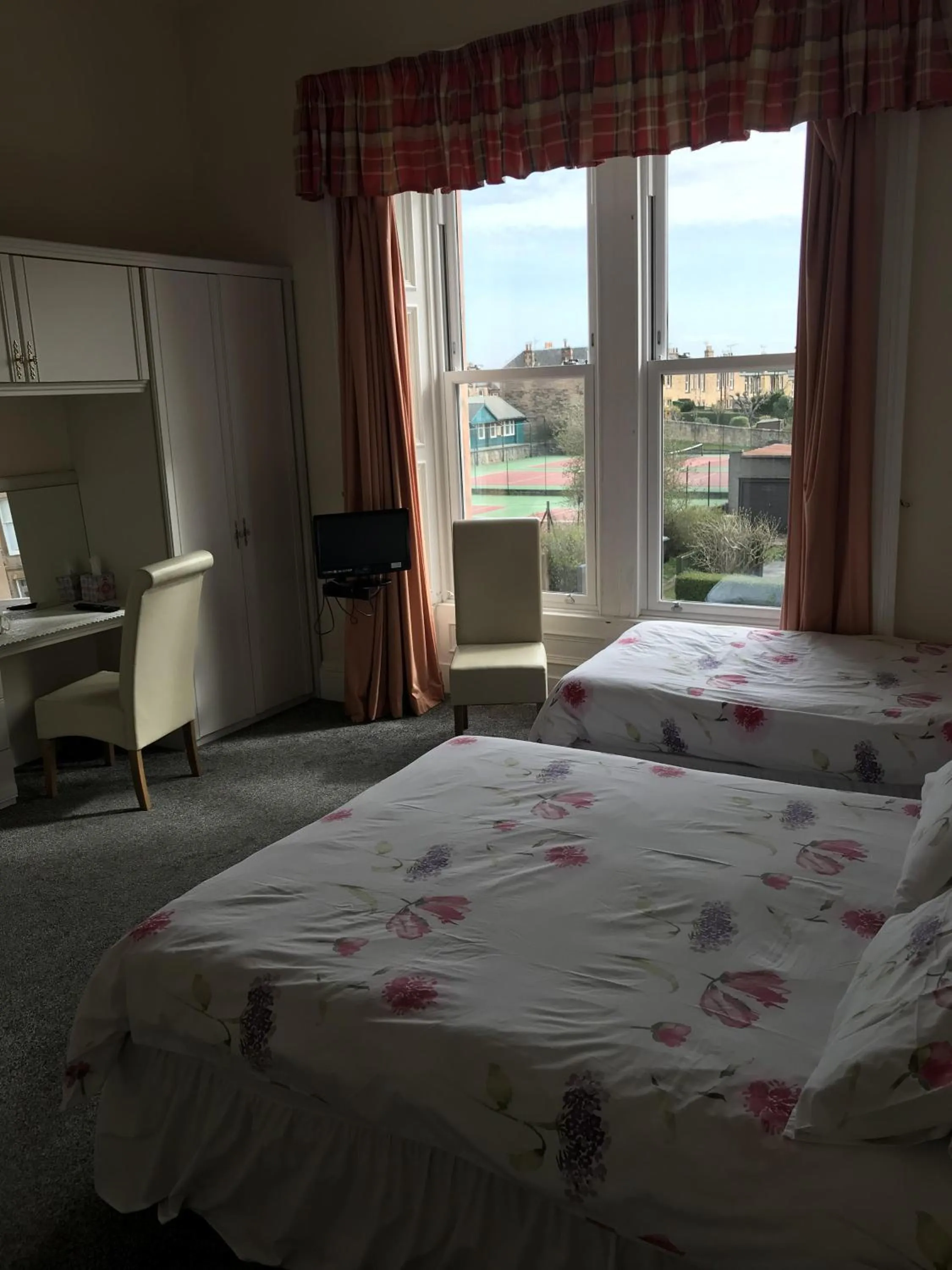 Bedroom, Bed in Dorstan House