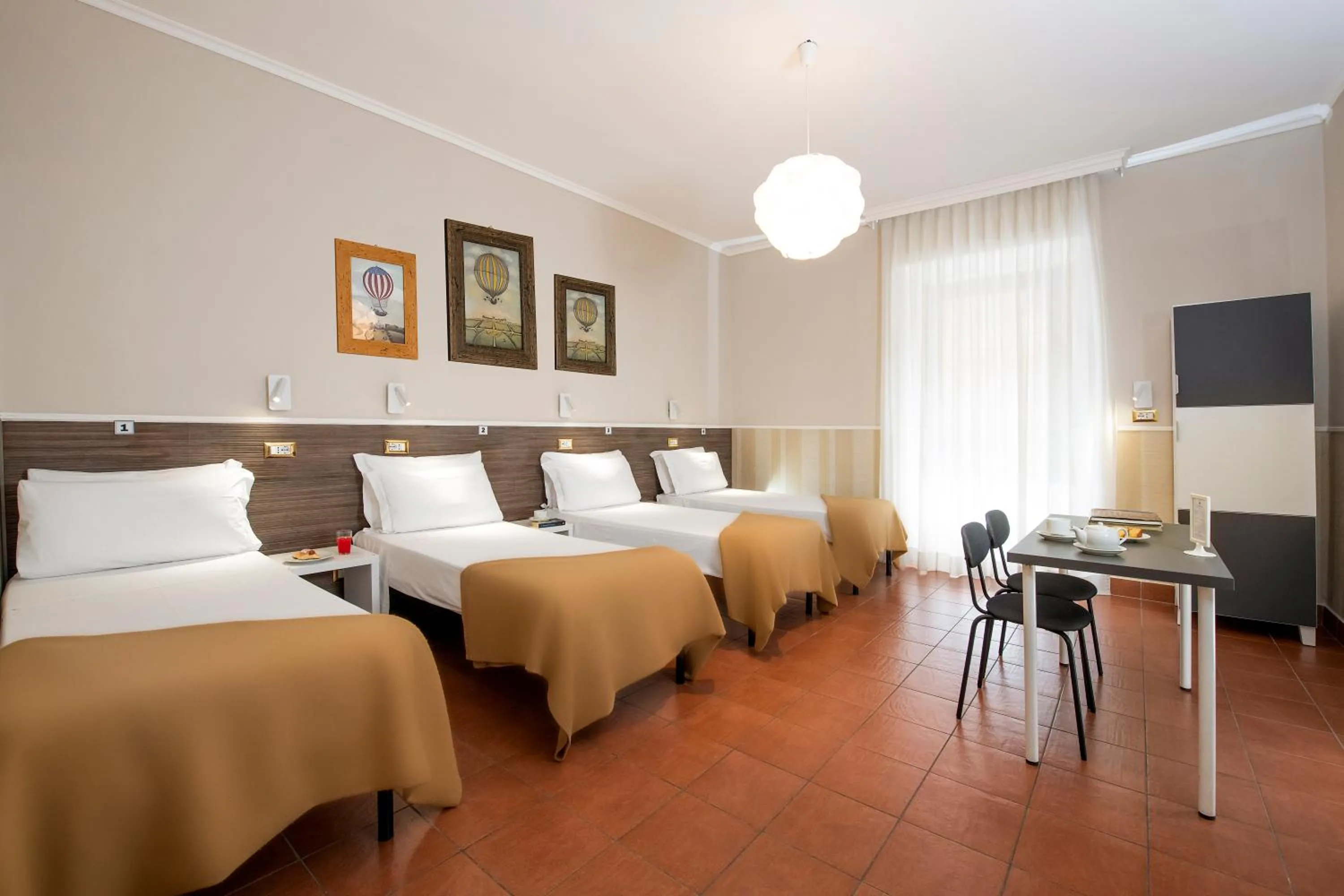 Bed in Budget Rooms Des Arts