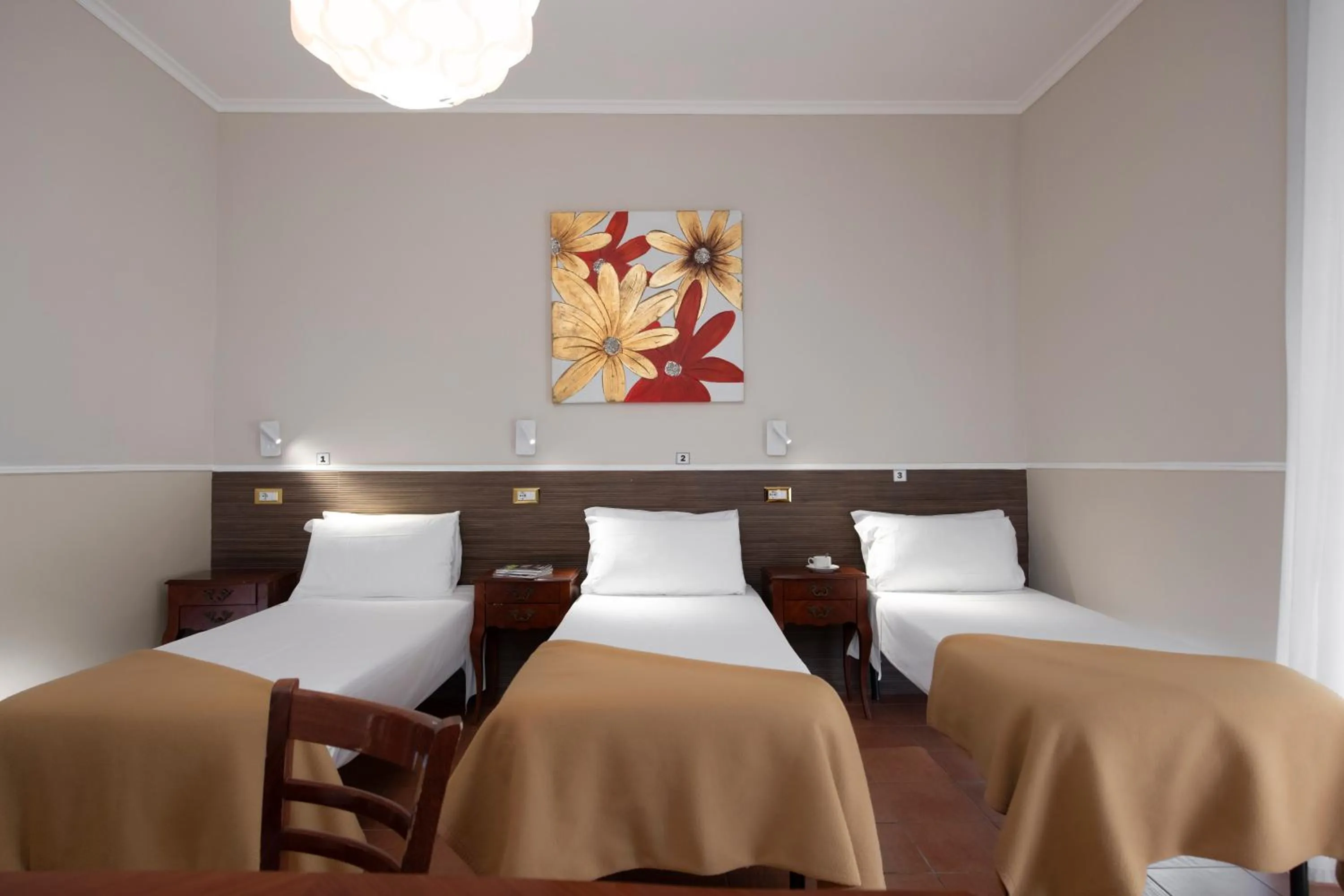 Bed in Budget Rooms Des Arts