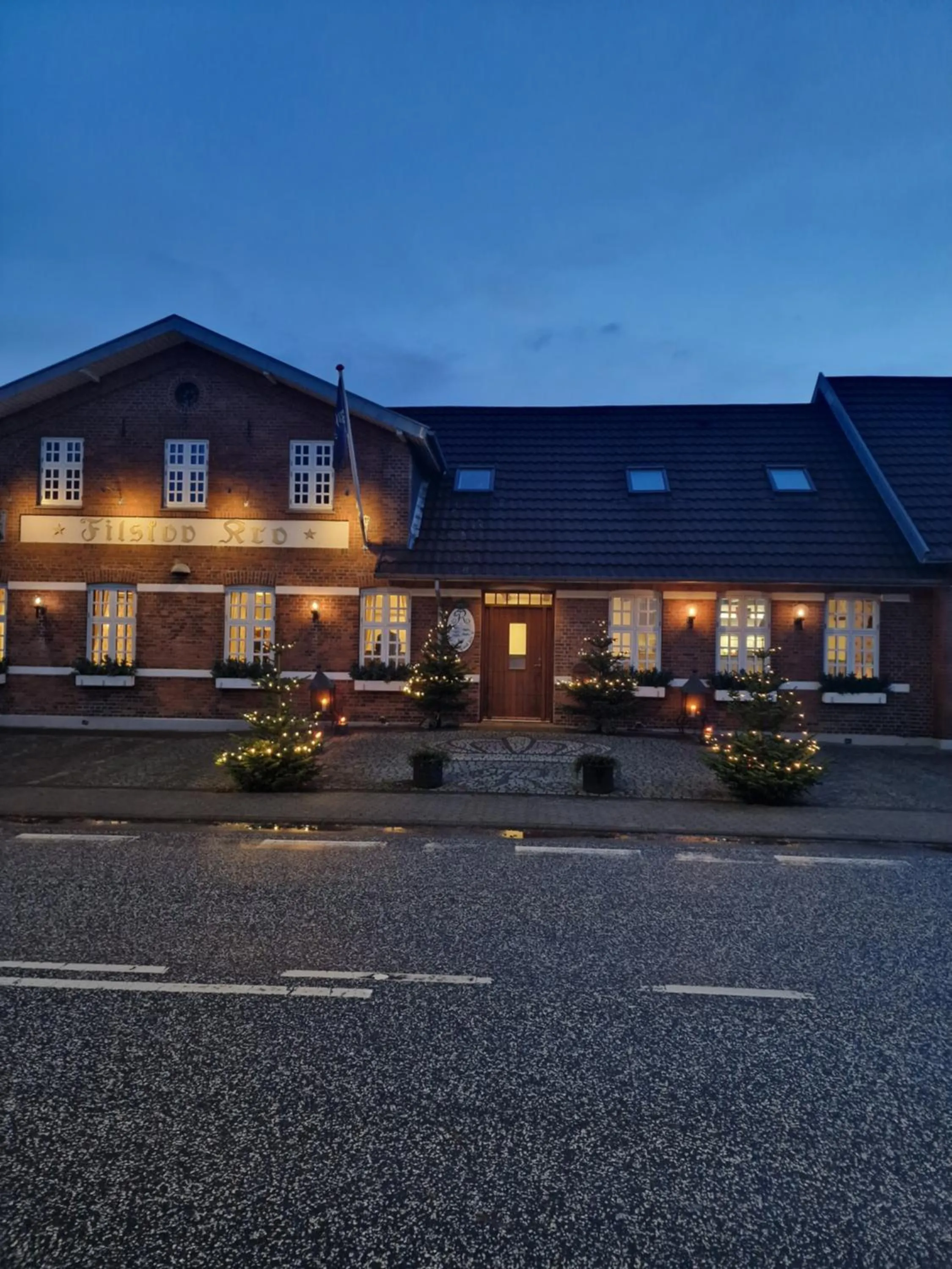 Facade/entrance in Filskov Kro