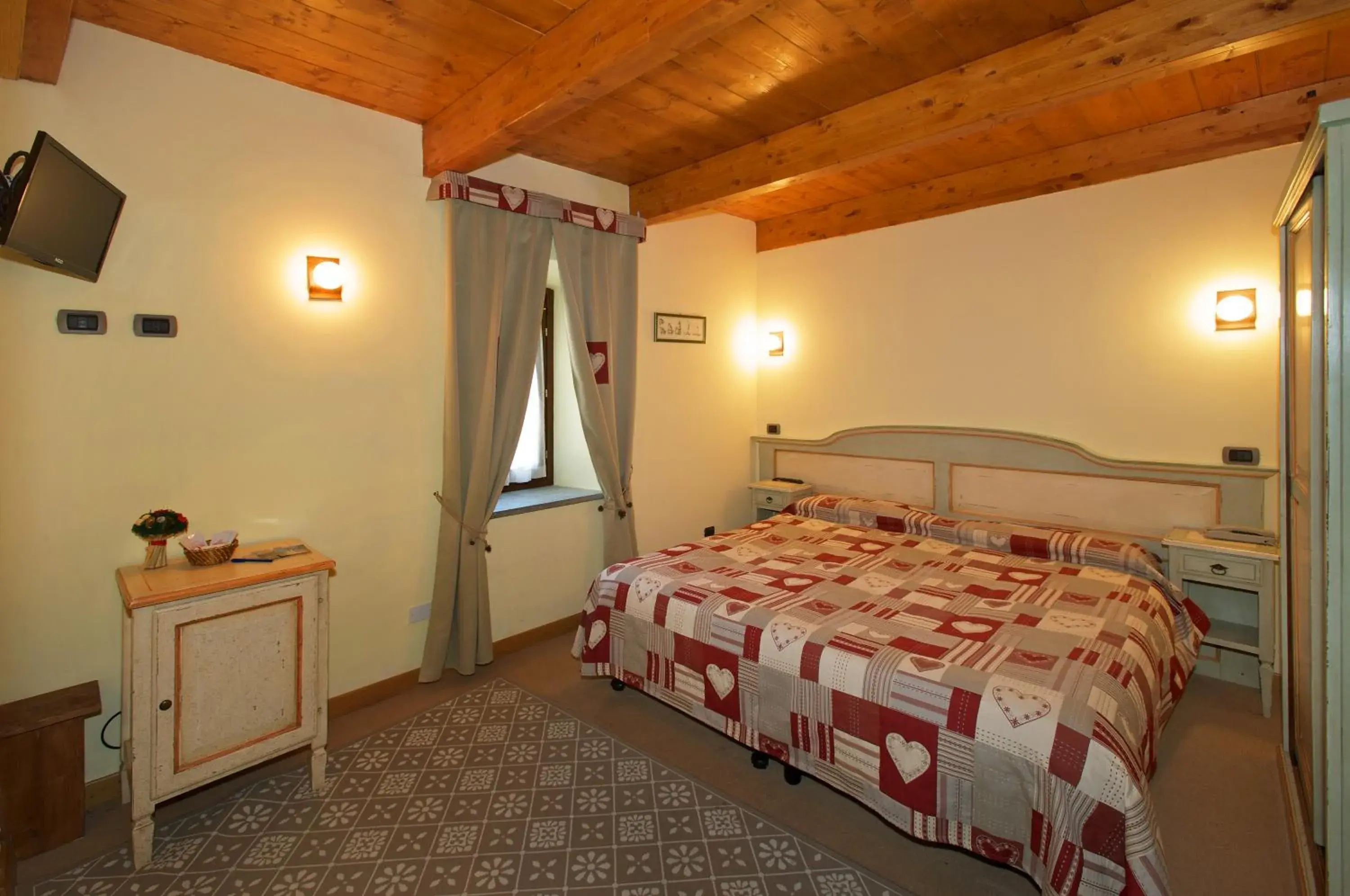 Triple Room in Hotel Chez Toi Triple Room in Hotel Chez Toi