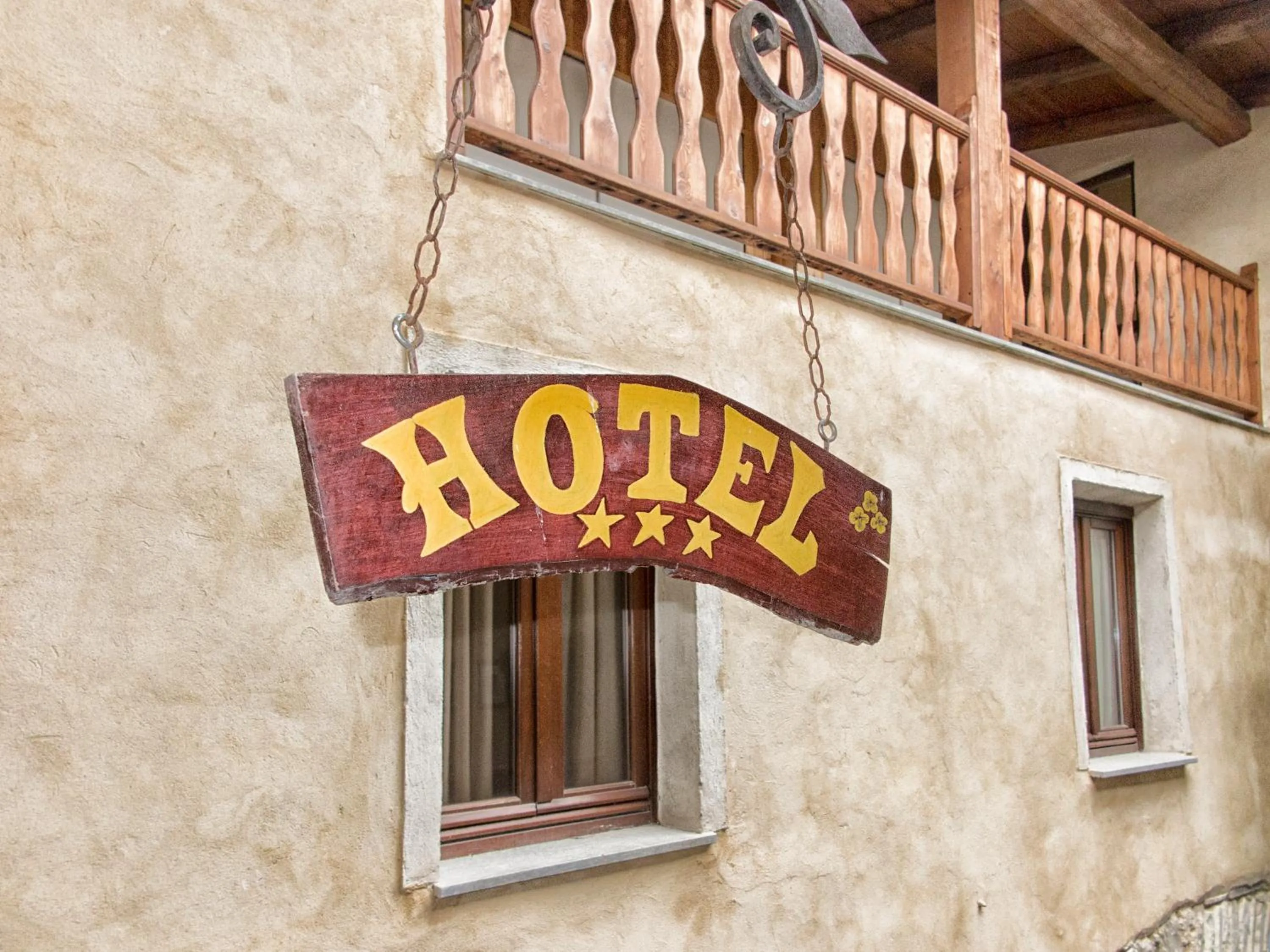 Logo/Certificate/Sign in Hotel Chez Toi