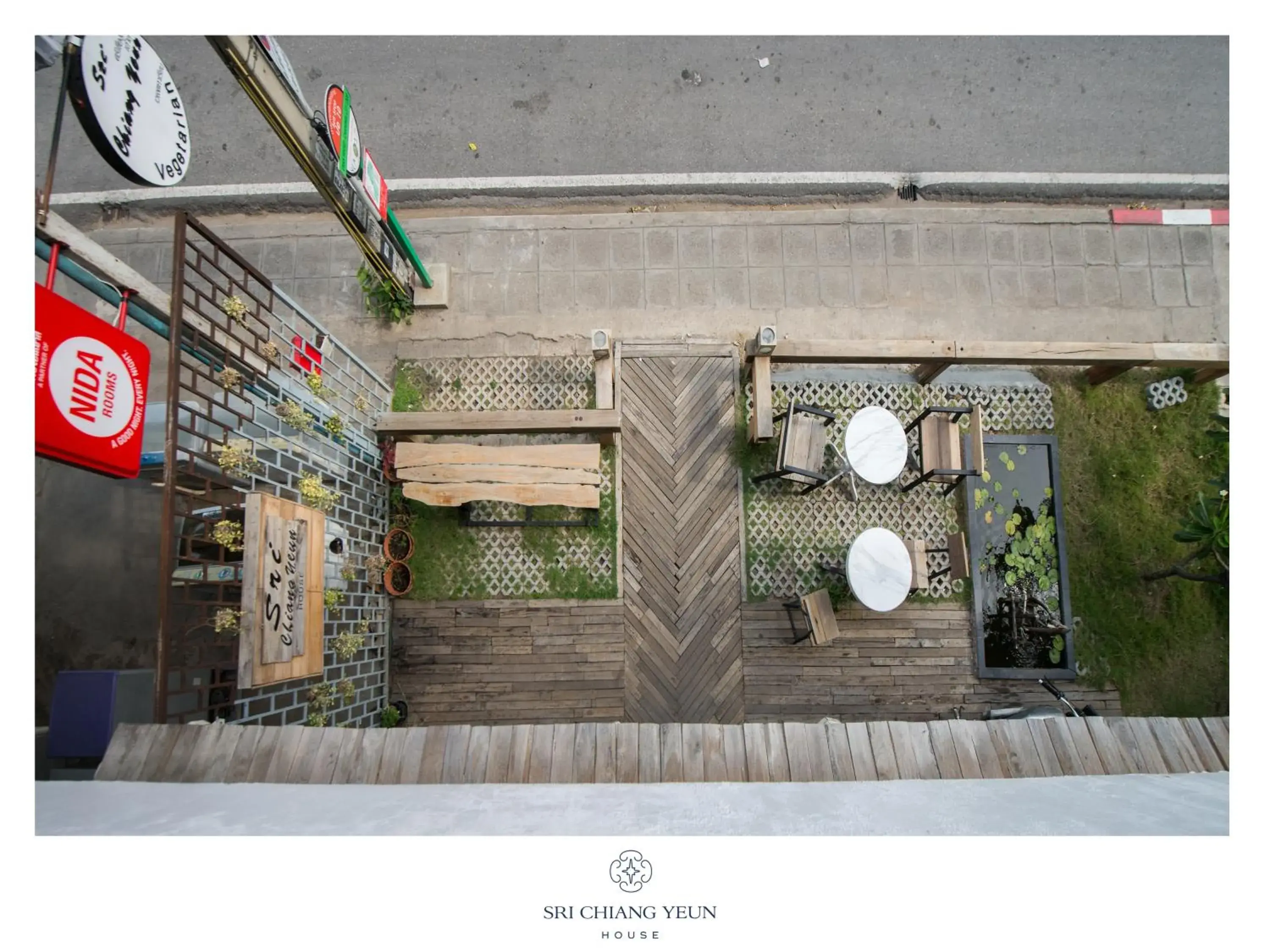 Facade/entrance in Sri Chiang Yeun House Facade/entrance in Sri Chiang Yeun House