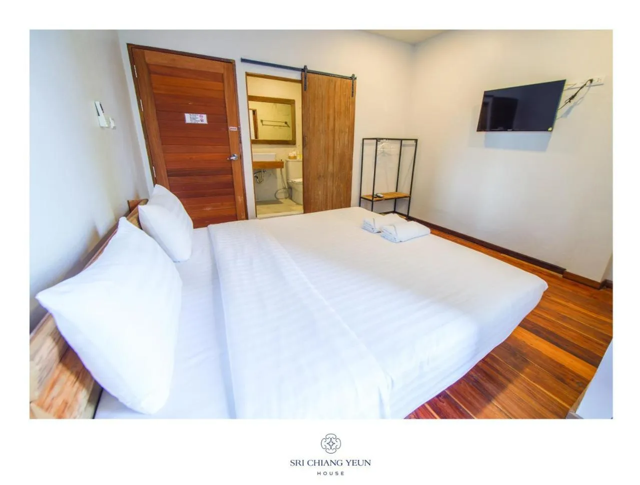 Bathroom, Bed in Sri Chiang Yeun House