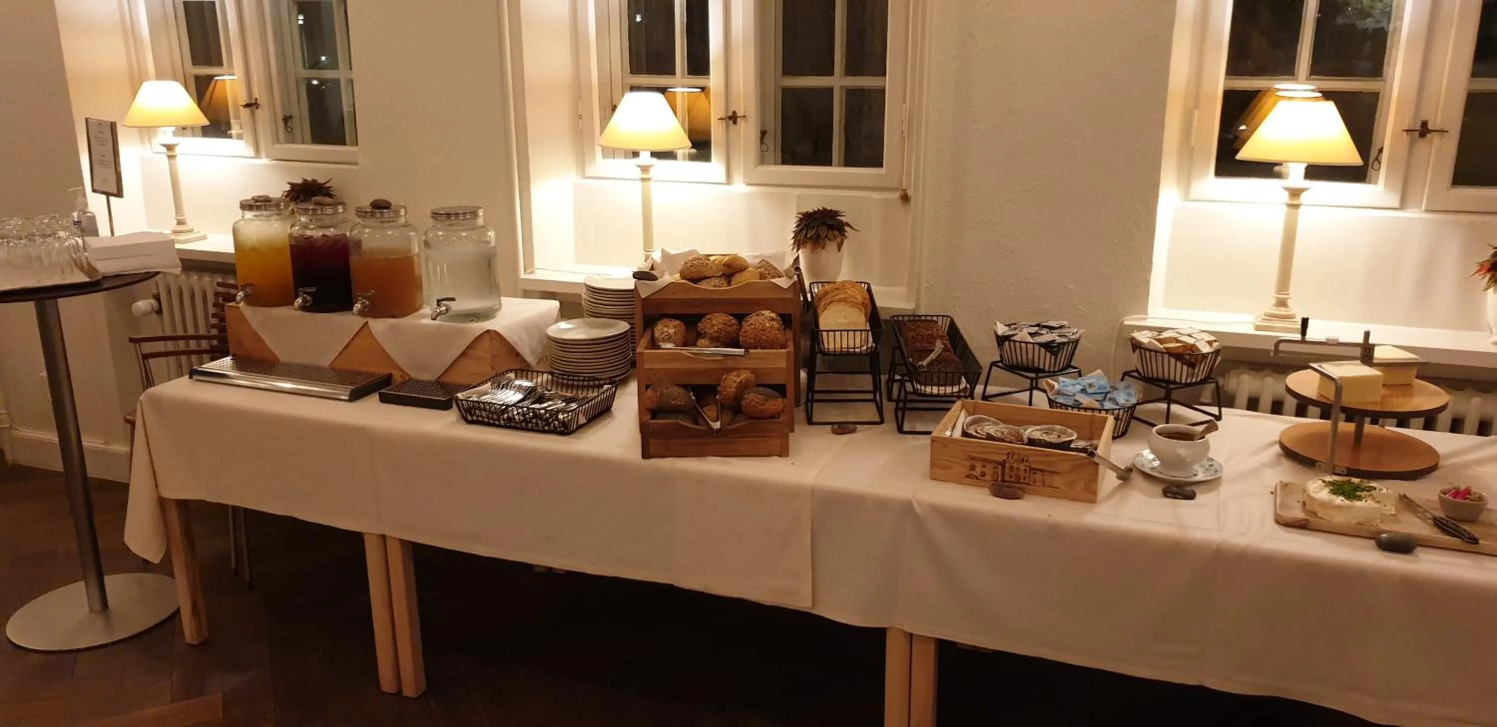 Breakfast in Hotel Knudsens Gaard