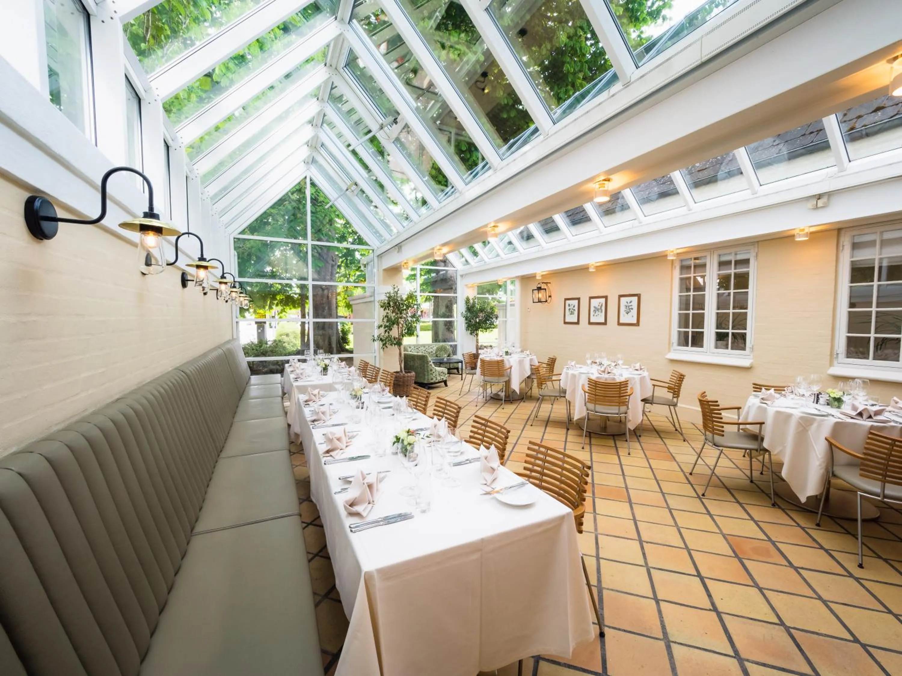 Restaurant/places to eat in Hotel Knudsens Gaard
