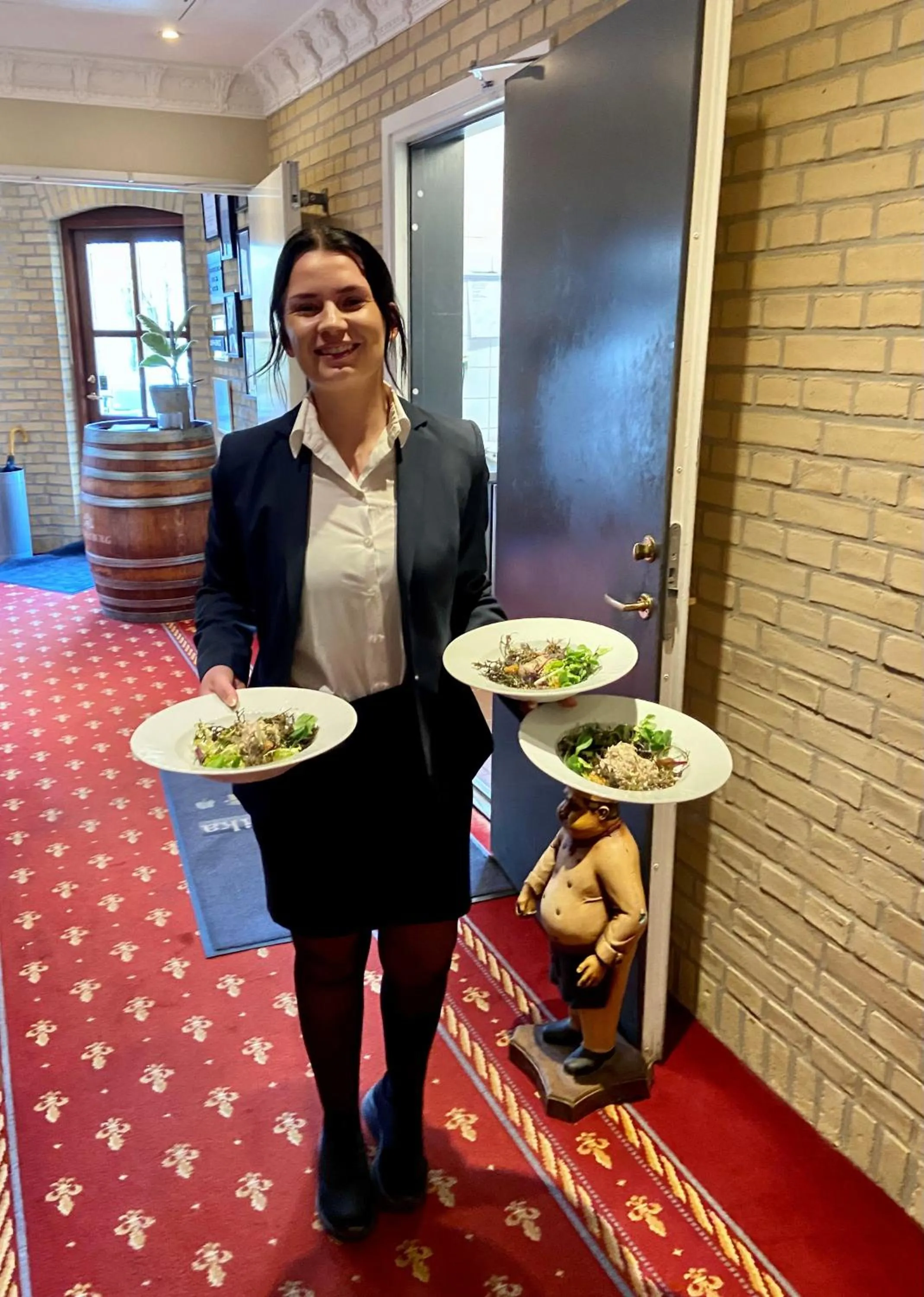 Restaurant/places to eat in Hotel Amerika