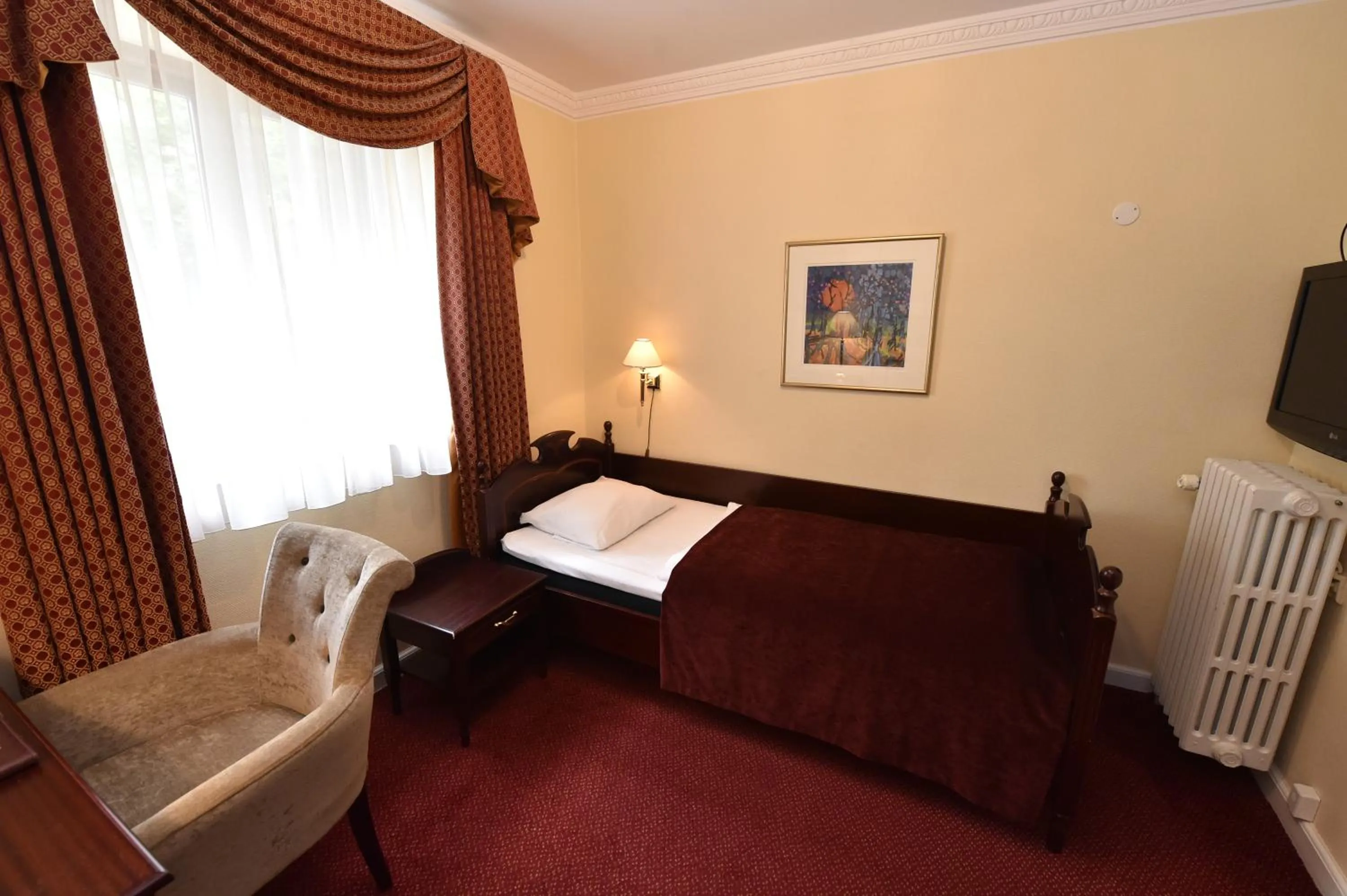 Photo of the whole room, Bed in Hotel Amerika