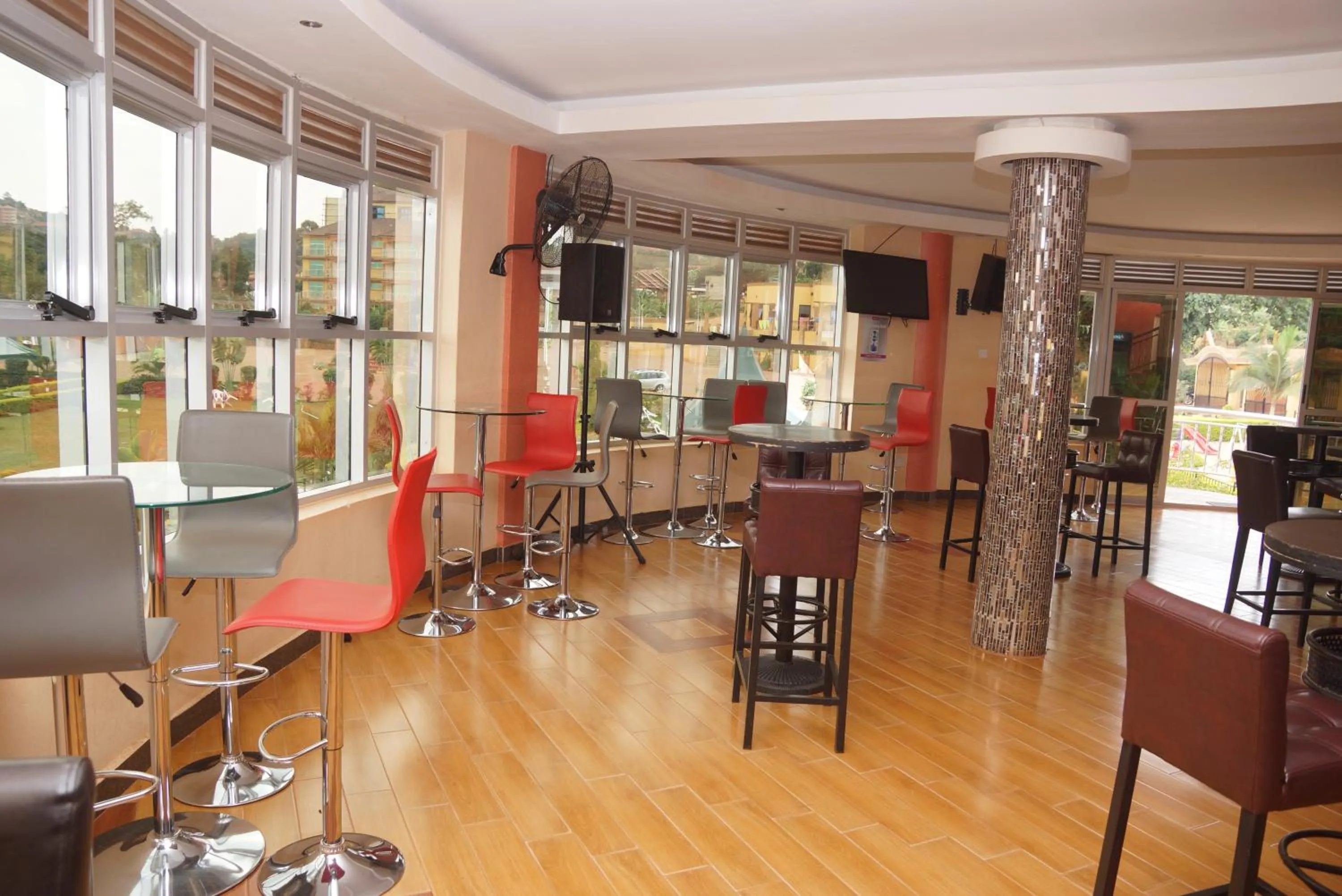 Lounge or bar in Nican Resort Hotel Seguku Entebbe