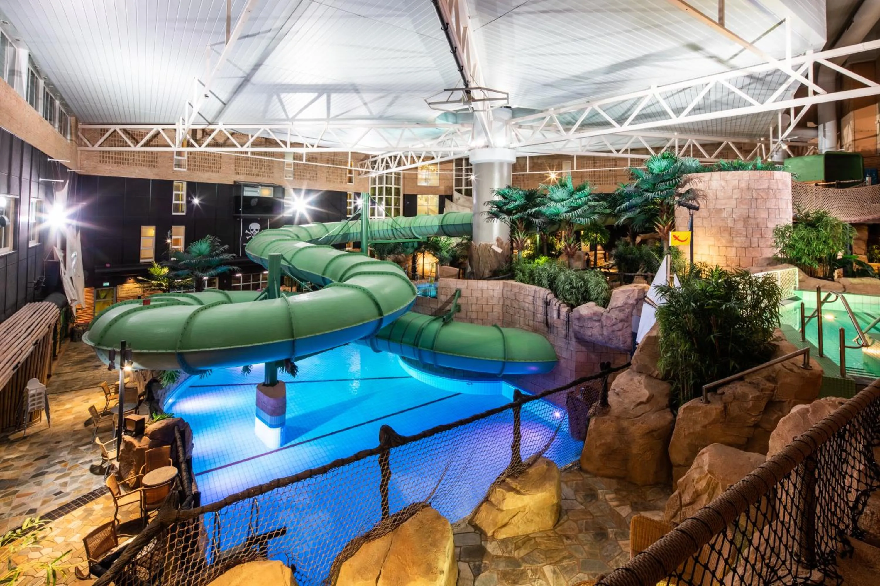 Aqua park in Quality Hotel The Reef