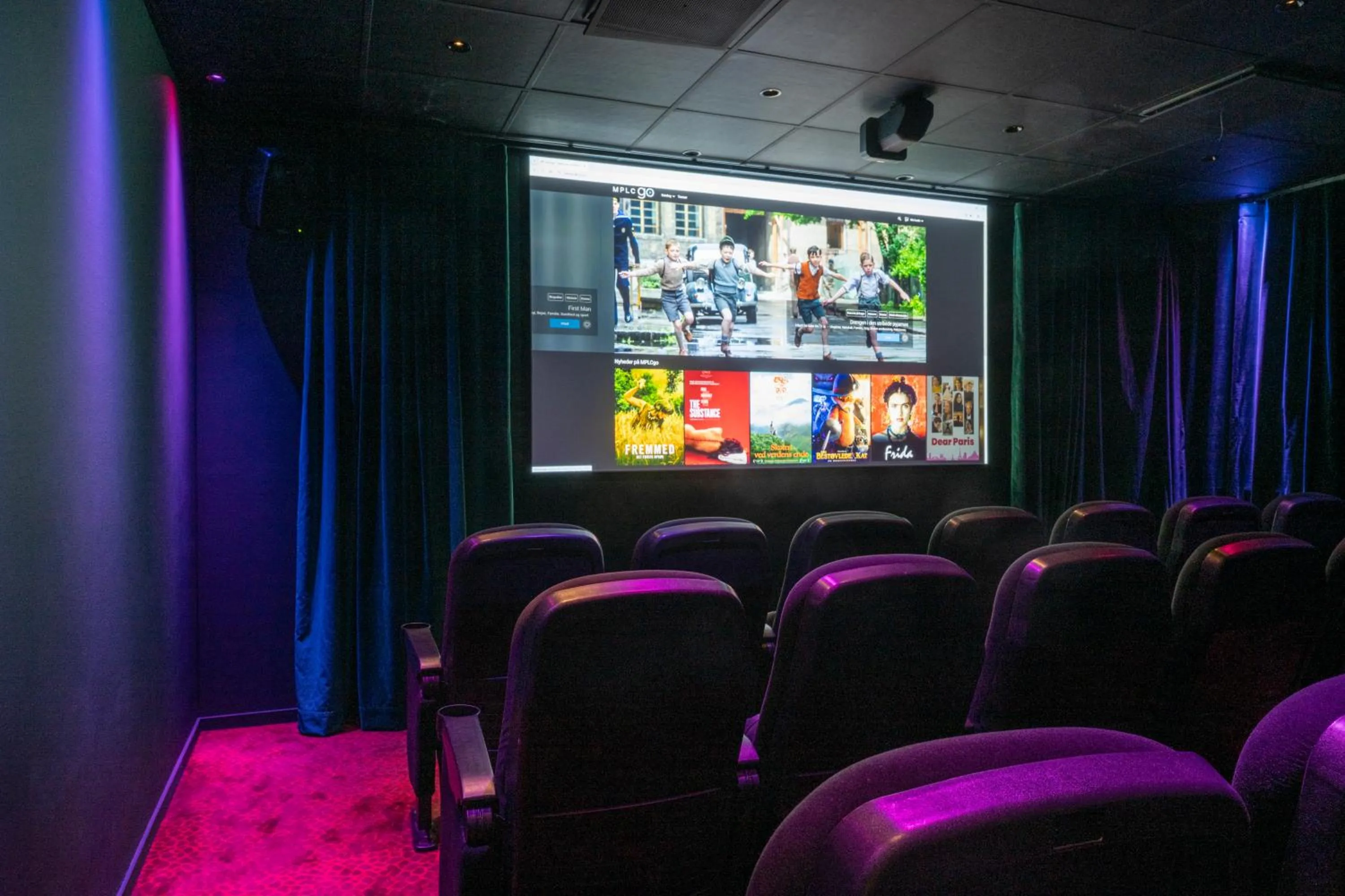 Entertainment in Quality Hotel The Reef