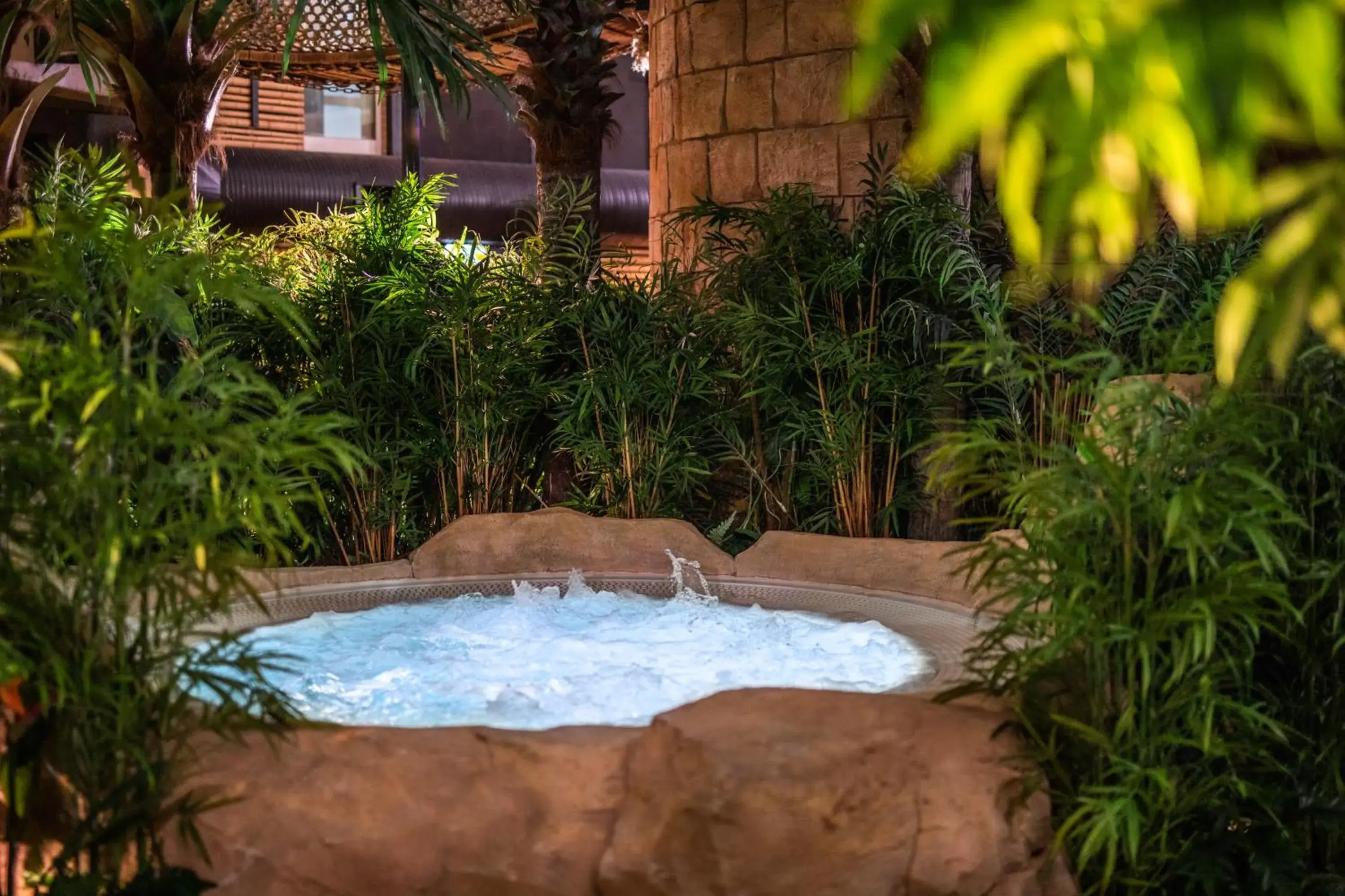 Swimming pool in Quality Hotel The Reef Swimming pool in Quality Hotel The Reef