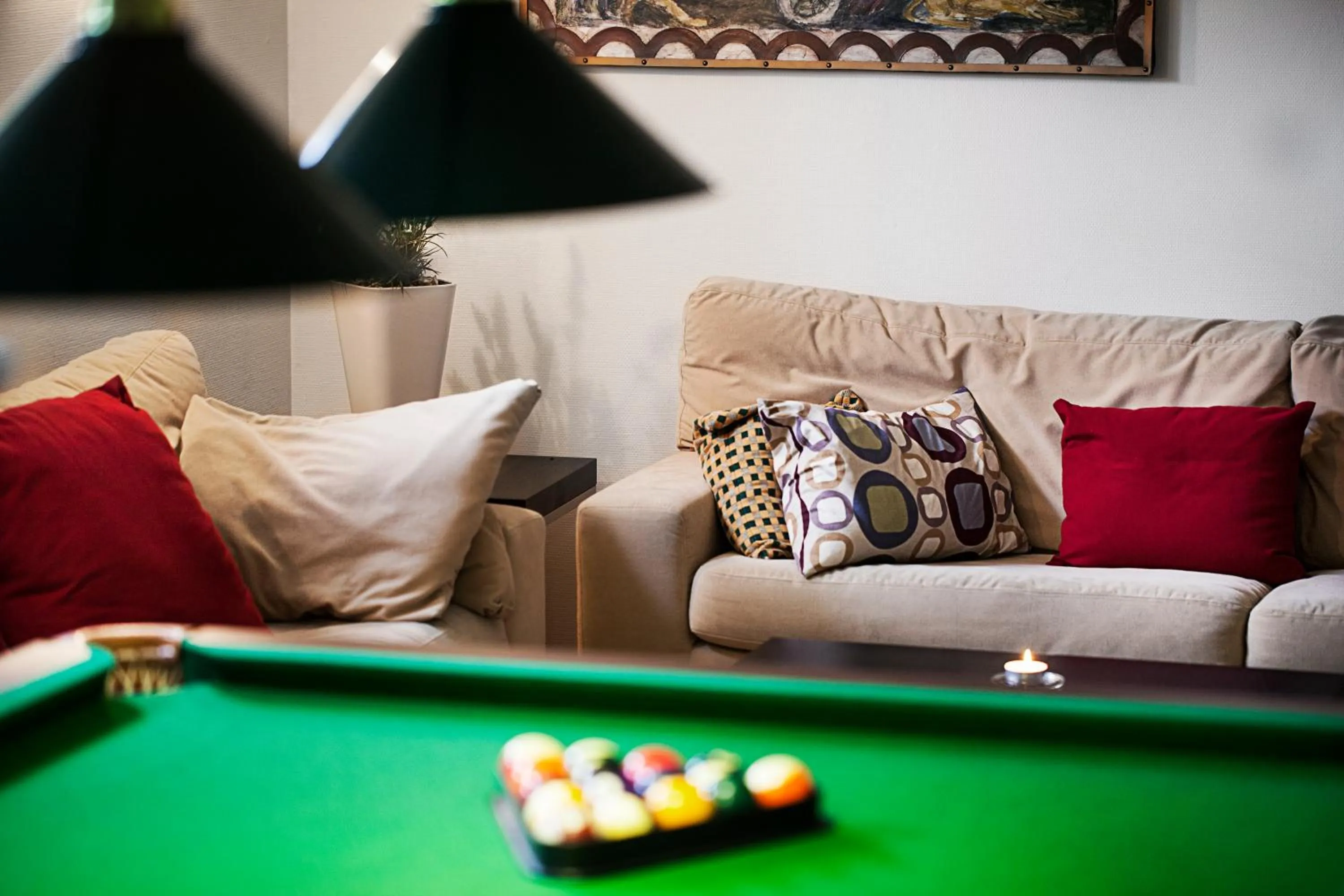 Communal lounge/ TV room in Norsminde Kro